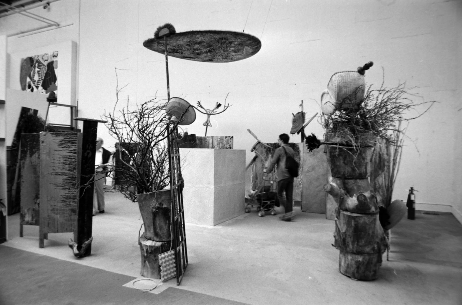 Italy, Venice, Giardini della Biennale, a 41. Velencei Biennálé (La Biennale di Venezia), Nemzetközi Művészeti Kiállítás., 1984, Gábor Viktor, Fortepan #194536