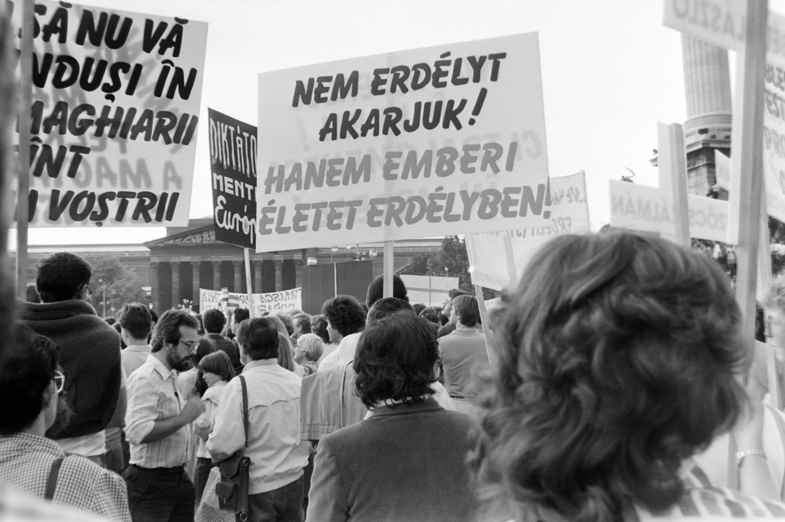 Hungary, Budapest XIV., Hősök tere, az erdélyi falurombolás elleni tüntetés 1988. június 27-én., 1988, Gábor Viktor, strike, Budapest, regime change, Fortepan #194591