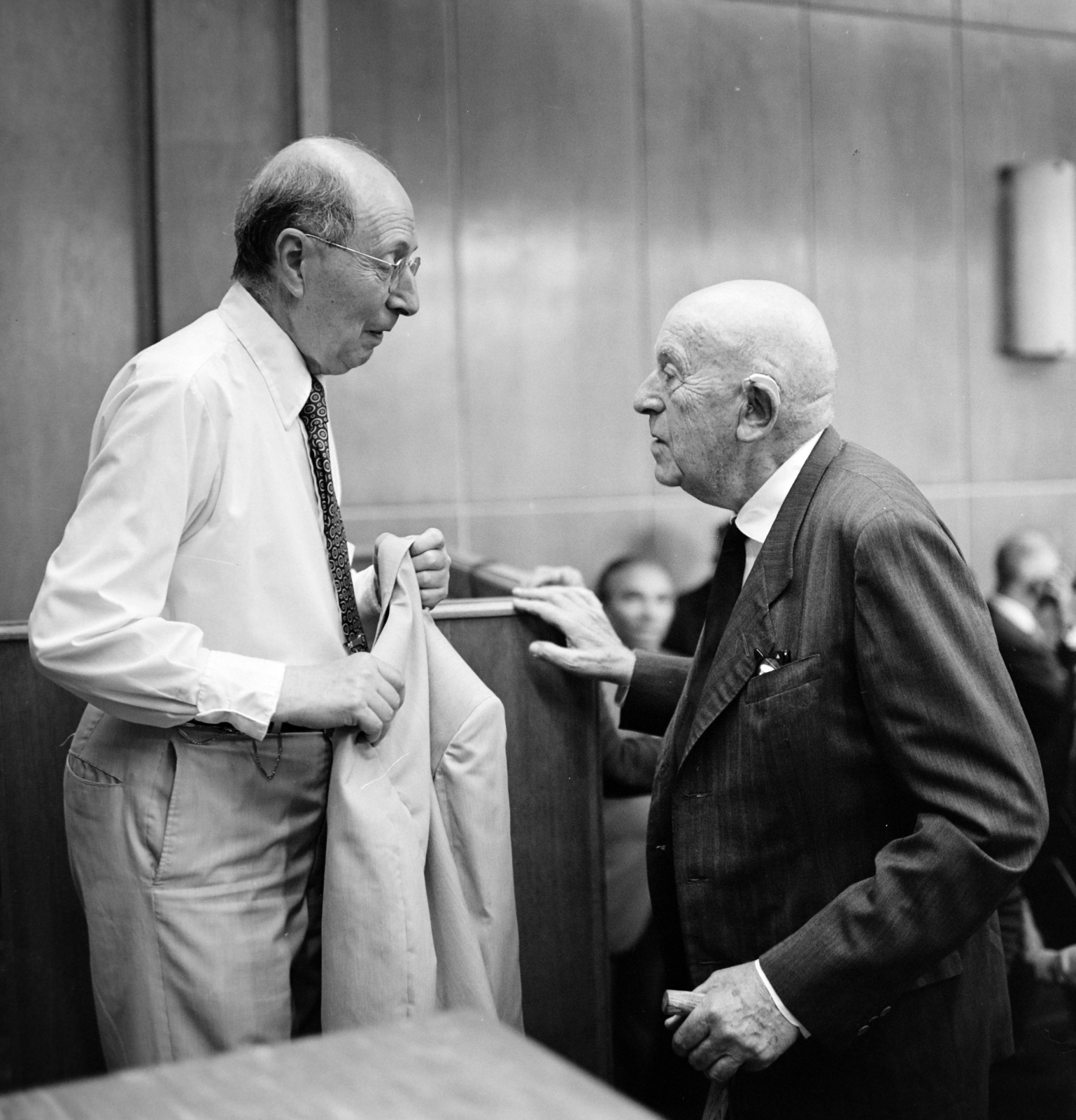 Magyarország, balra Wigner Jenő fizikus., 1976, Bojár Sándor, férfiak, beszélgetés, kopasz, idős ember, Fortepan #194741