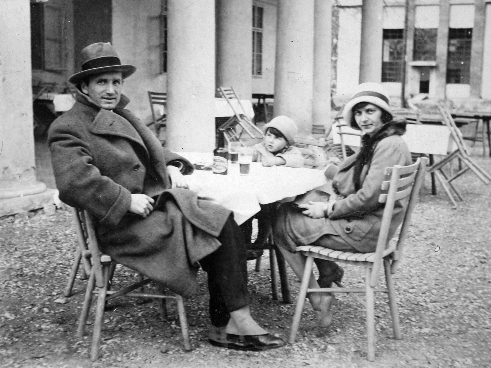 1930, Fortepan, family, tableau, drinking, man, woman, kid, garden furniture, Fortepan #19476