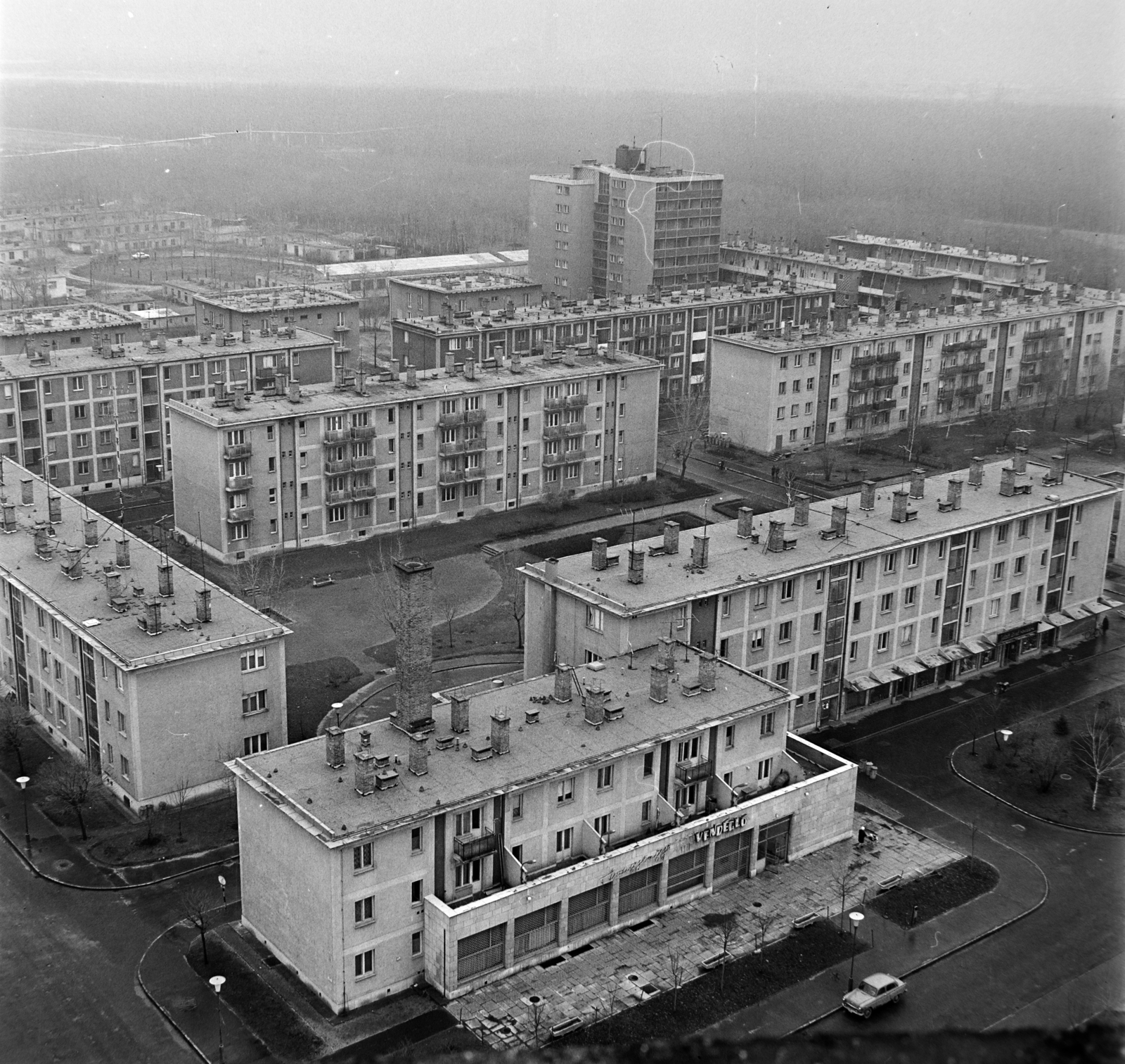 Hungary, Tiszaújváros, (Leninváros), kilátás a víztoronyból, balra a Tisza út, jobbra a Munkácsy Mihály út., 1970, Bojár Sándor, Fortepan #194804