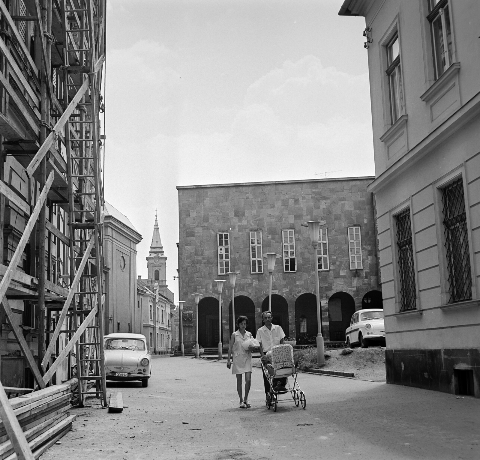 Hungary, Székesfehérvár, Oskola (Zalka Máté) utca a Bartók Béla tér felé nézve., 1973, Bojár Sándor, Fortepan #194831