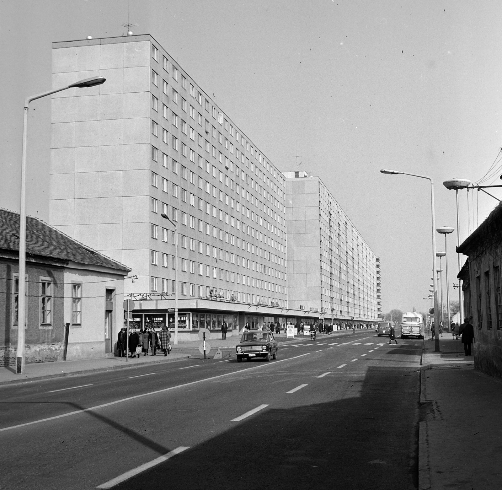 Hungary, Debrecen, Csapó utca az Árpád tér felé nézve., 1975, Bojár Sándor, Fortepan #195002