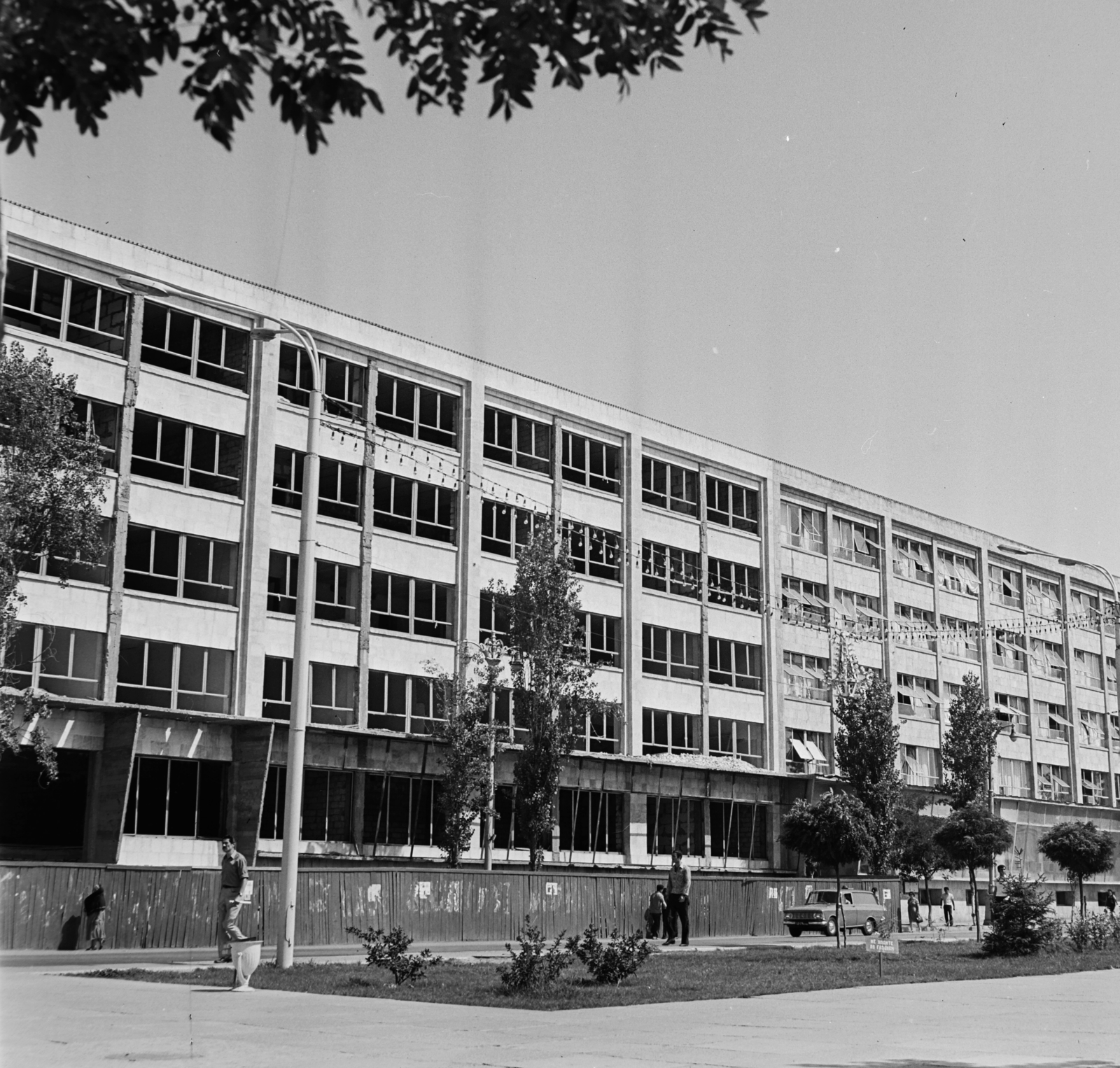 Azerbajdzsán, Baku, Heydər Əliyev park a Füzuli út felé nézve., 1975, Bojár Sándor, Szovjetunió, Fortepan #195053
