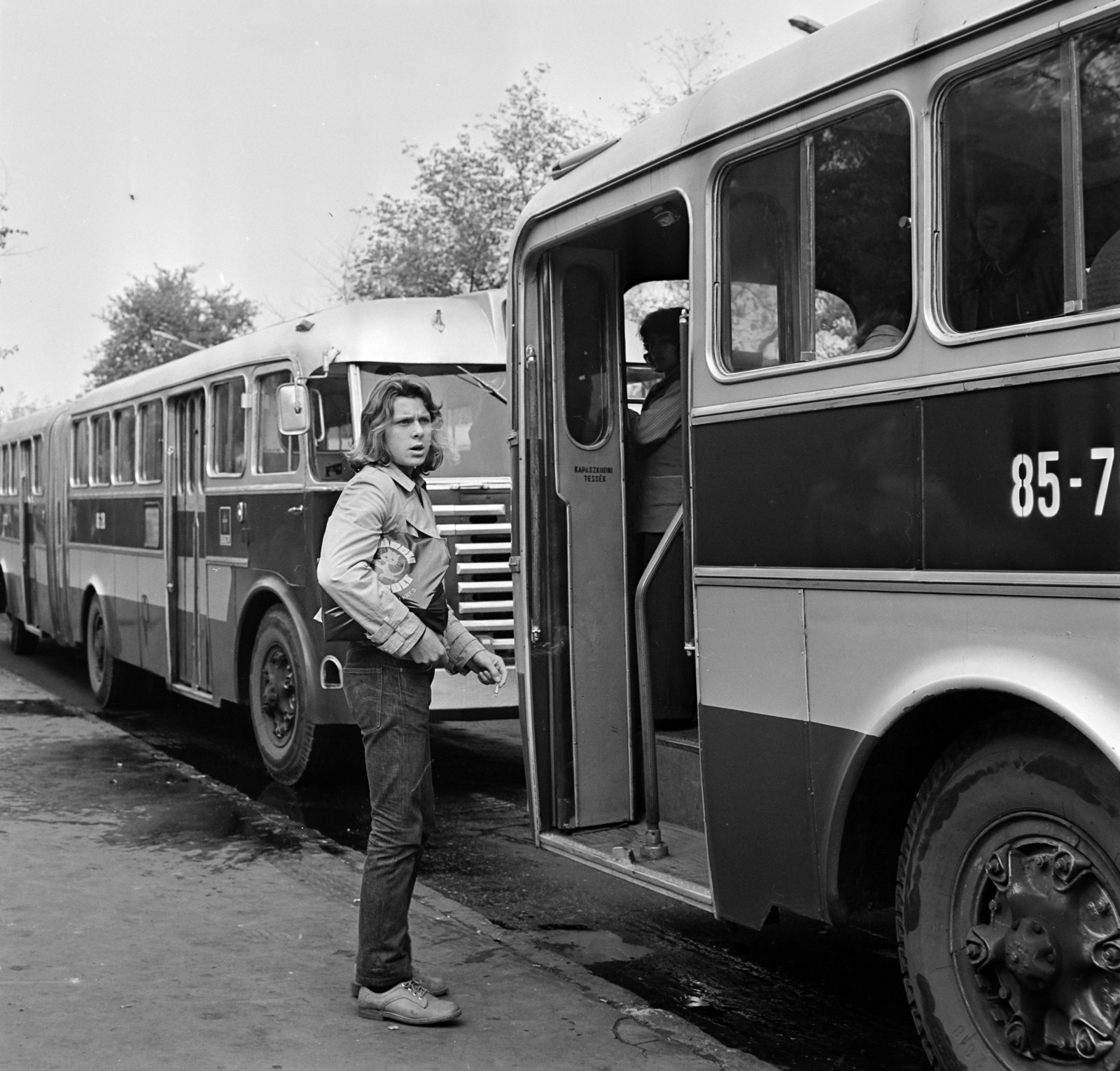 Hungary, Budapest XXI., Csepel, Szent Imre (Tanácsház) tér, autóbusz-végállomás., 1973, Bojár Sándor, Budapest, Fortepan #195082