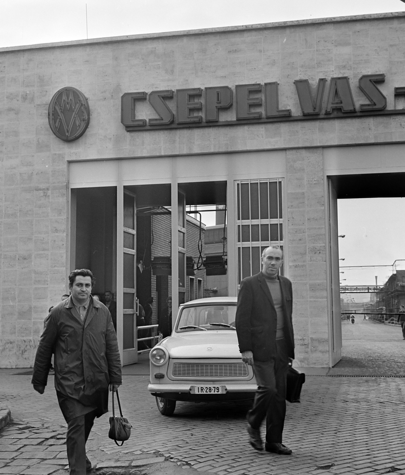 Hungary, Budapest XXI., a Csepel Vas- és Fémművek főkapuja., 1973, Bojár Sándor, Budapest, number plate, Fortepan #195084