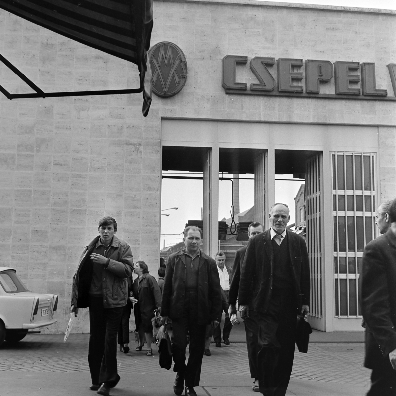 Hungary, Budapest XXI., a Csepel Vas- és Fémművek főkapuja., 1973, Bojár Sándor, Budapest, Fortepan #195085