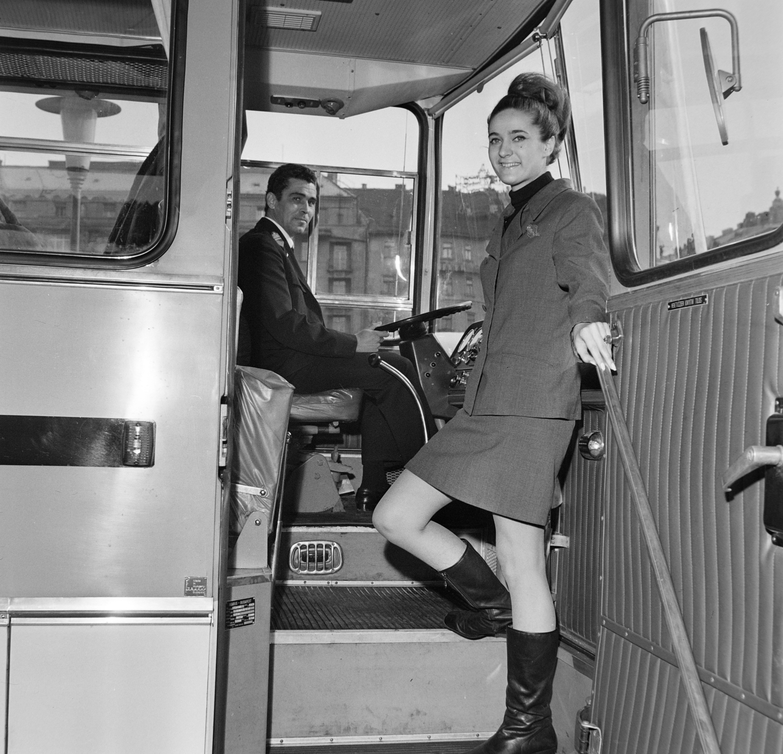 Hungary, Budapest V., Erzsébet (Engels) tér, VOLÁNBUSZ pályaudvar., 1970, Bojár Sándor, Budapest, Fortepan #195115