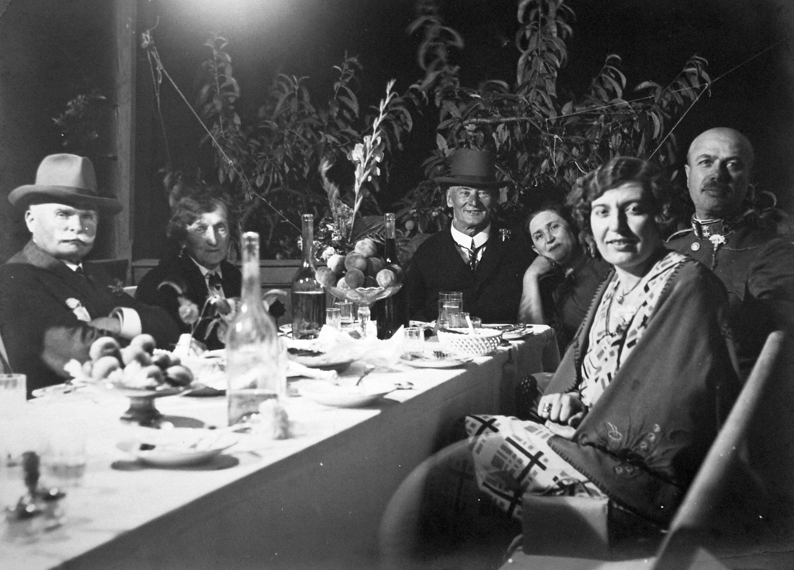 1928, Fortepan, hat, uniform, meal, tableau, women, men, terrace, flower, drinking, fruit, Fortepan #19519