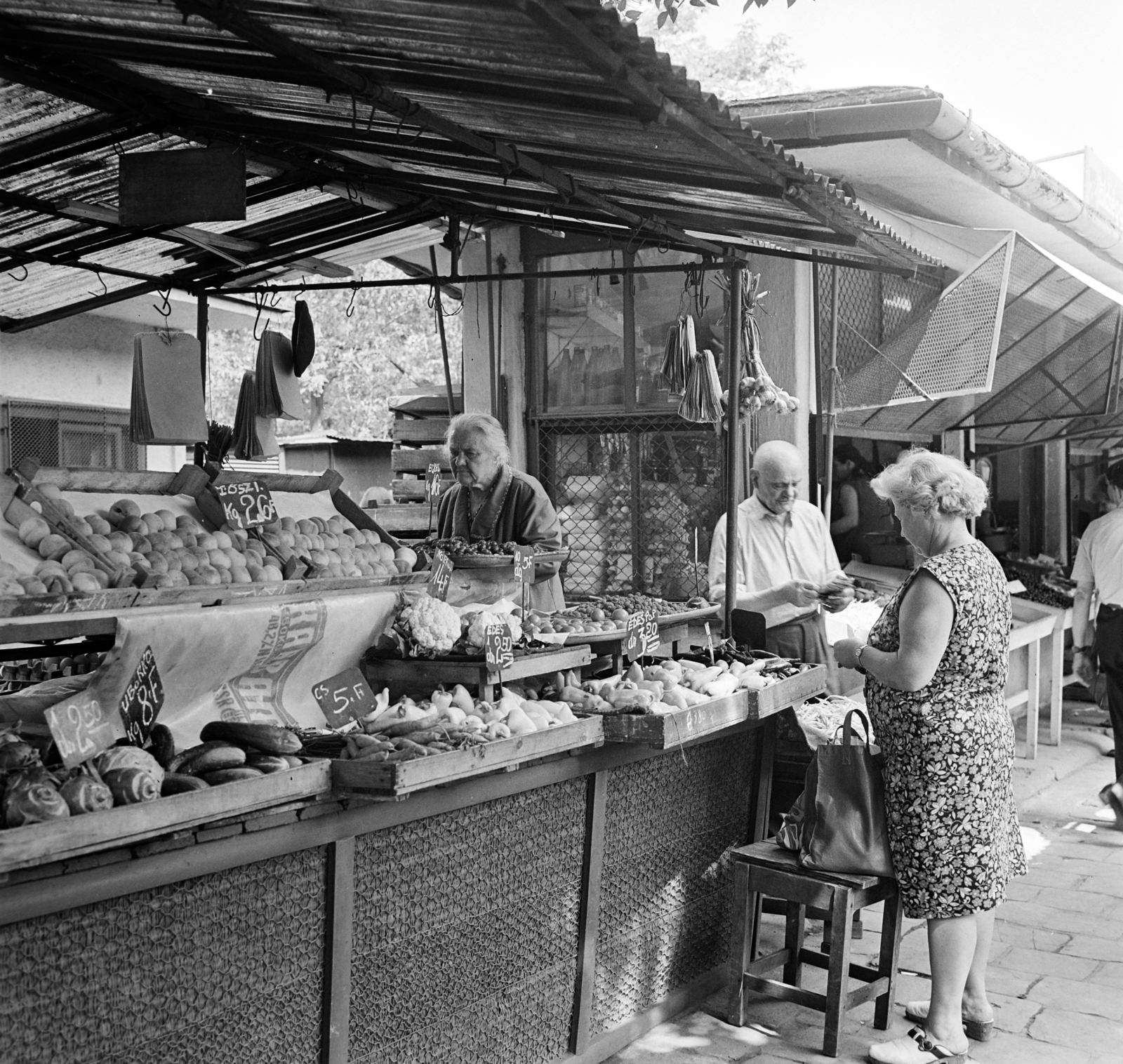 Hungary, Budapest III., Kolosy téri piac., 1977, Bojár Sándor, Budapest, vegetables, market, Fortepan #195289