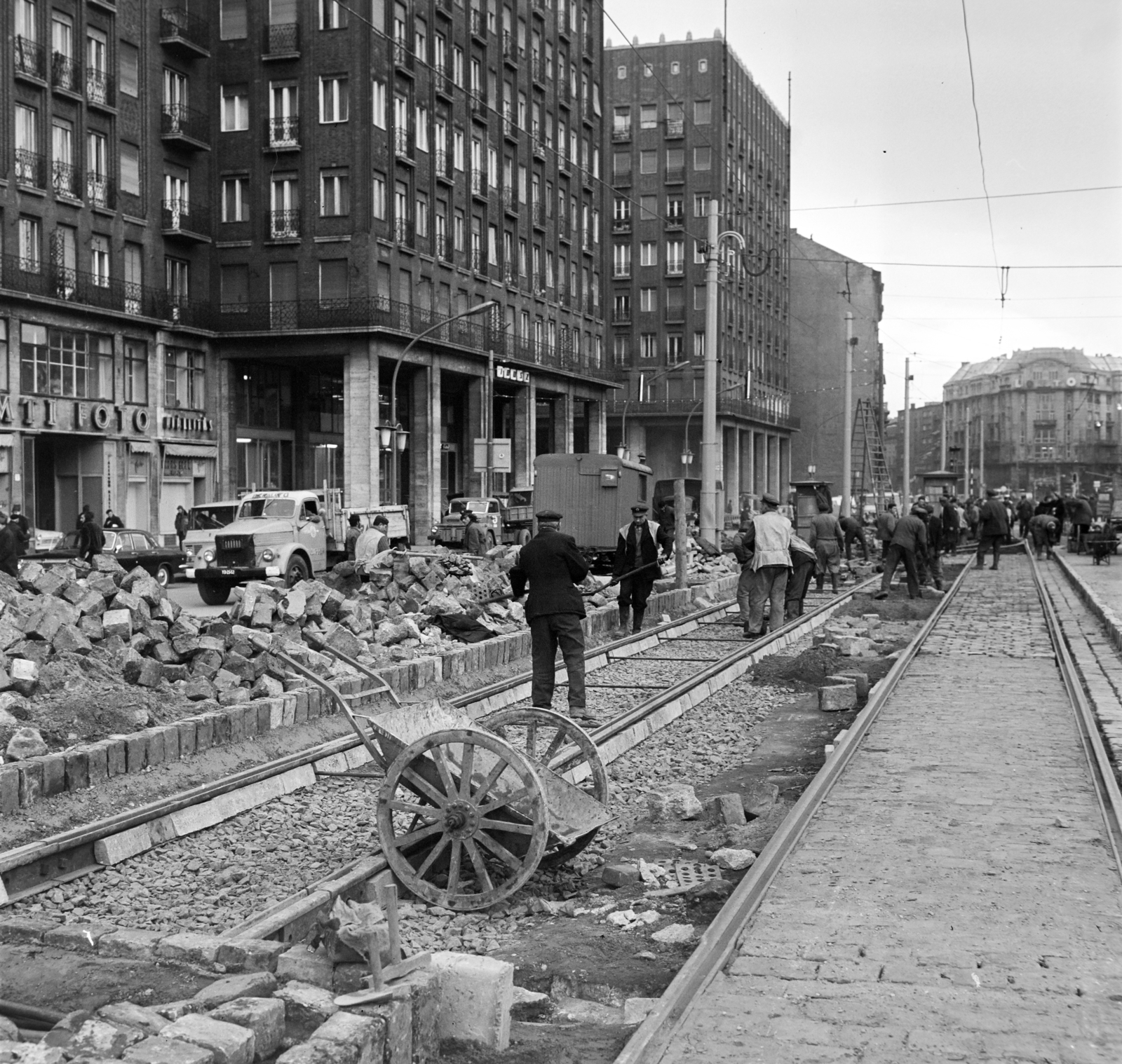 Hungary, Budapest VII., Károly (Tanács) körút a Madách Imre tér felé nézve., 1974, Bojár Sándor, Budapest, Fortepan #195374