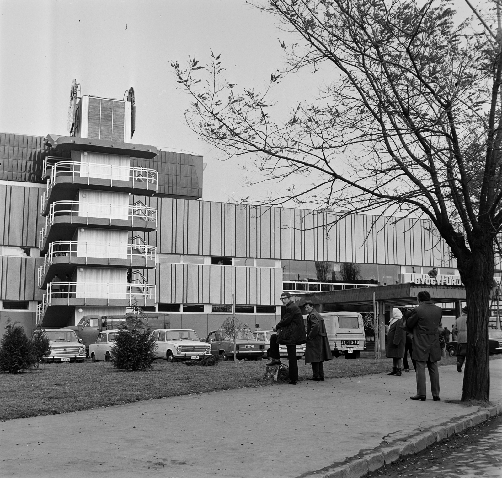 Hungary, Budapest IV., Árpád út 114-120., Újpesti Gyógyfürdő és Uszoda., 1974, Bojár Sándor, Budapest, Fortepan #195419