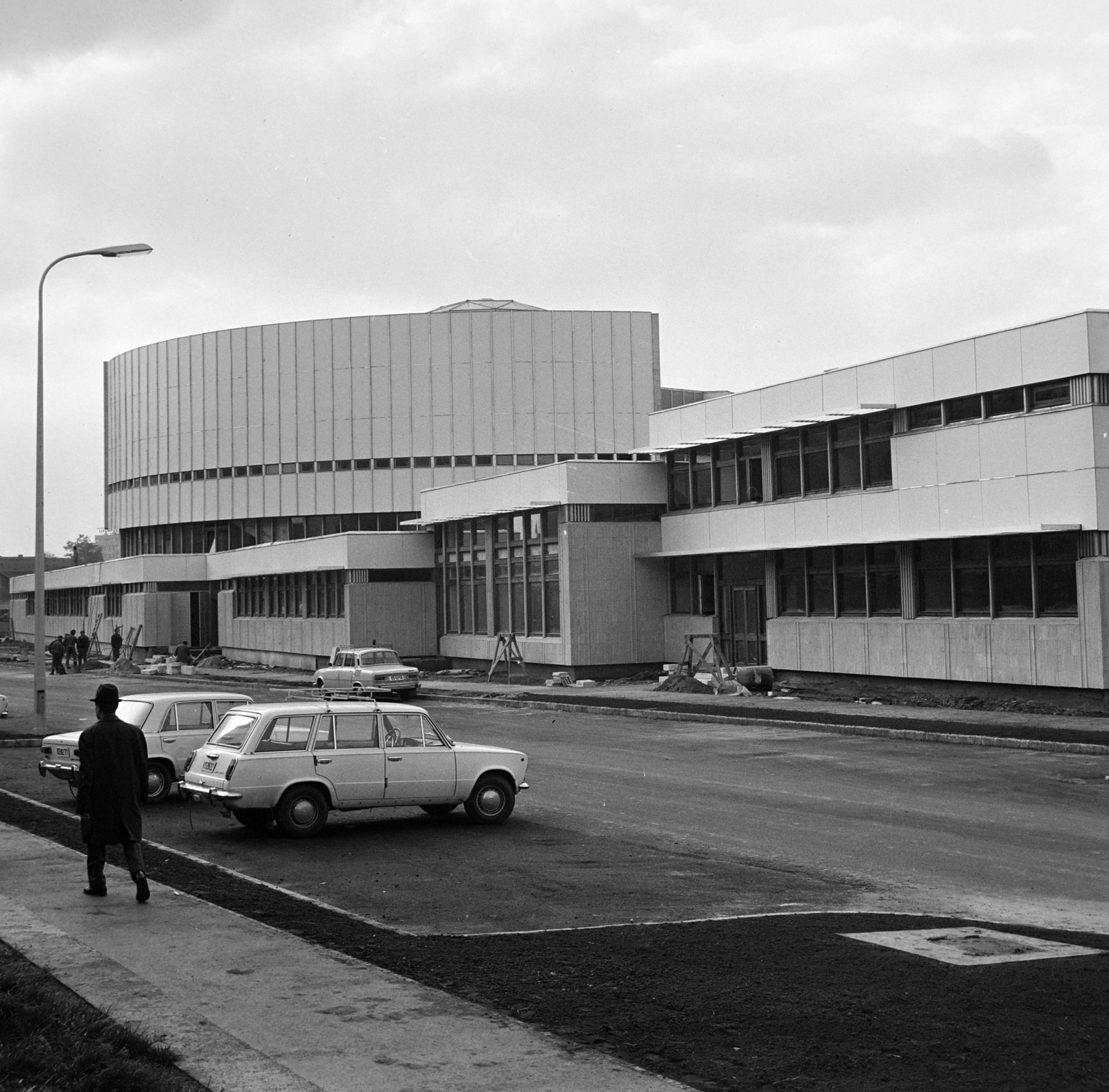 Hungary, Budapest X., a "Pataky" Művelődési Ház a Halom köz felől nézve., 1975, Bojár Sándor, Budapest, Fortepan #195446