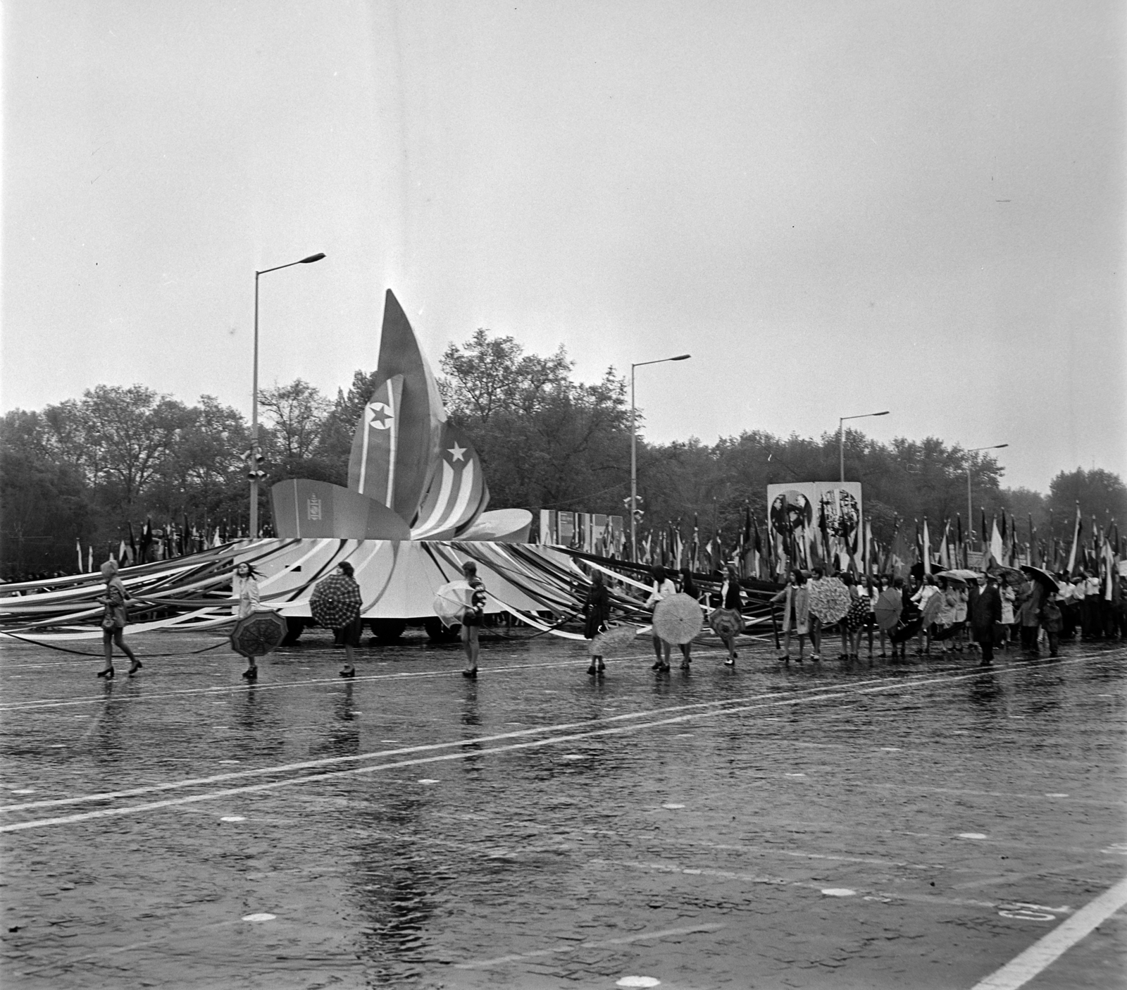 Hungary, Budapest XIV., Ötvenhatosok tere (Felvonulási tér), május 1-i felvonulás., 1974, Bojár Sándor, Budapest, Fortepan #195501