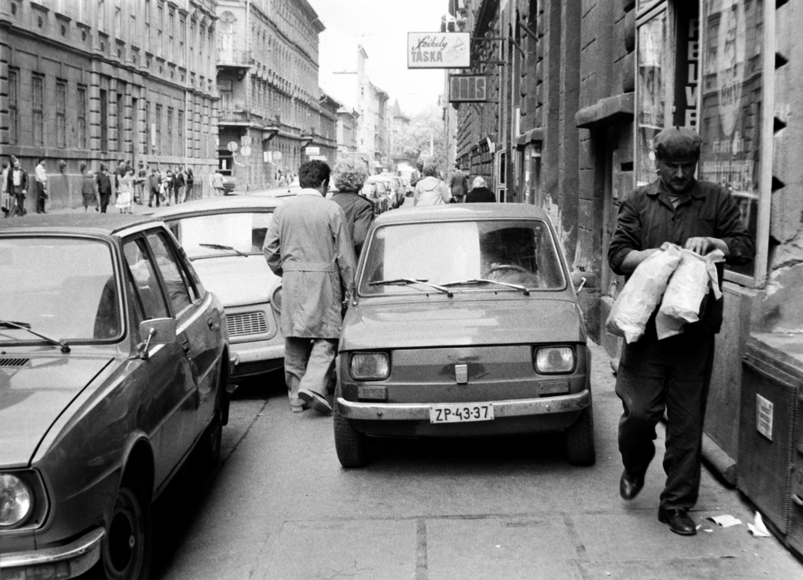 Magyarország, Budapest VII., Wesselényi utca az Erzsébet (Lenin) körút felől a Hársfa utca felé nézve., 1982, Bojár Sándor, Trabant-márka, Skoda-márka, rendszám, Budapest, Fortepan #195514