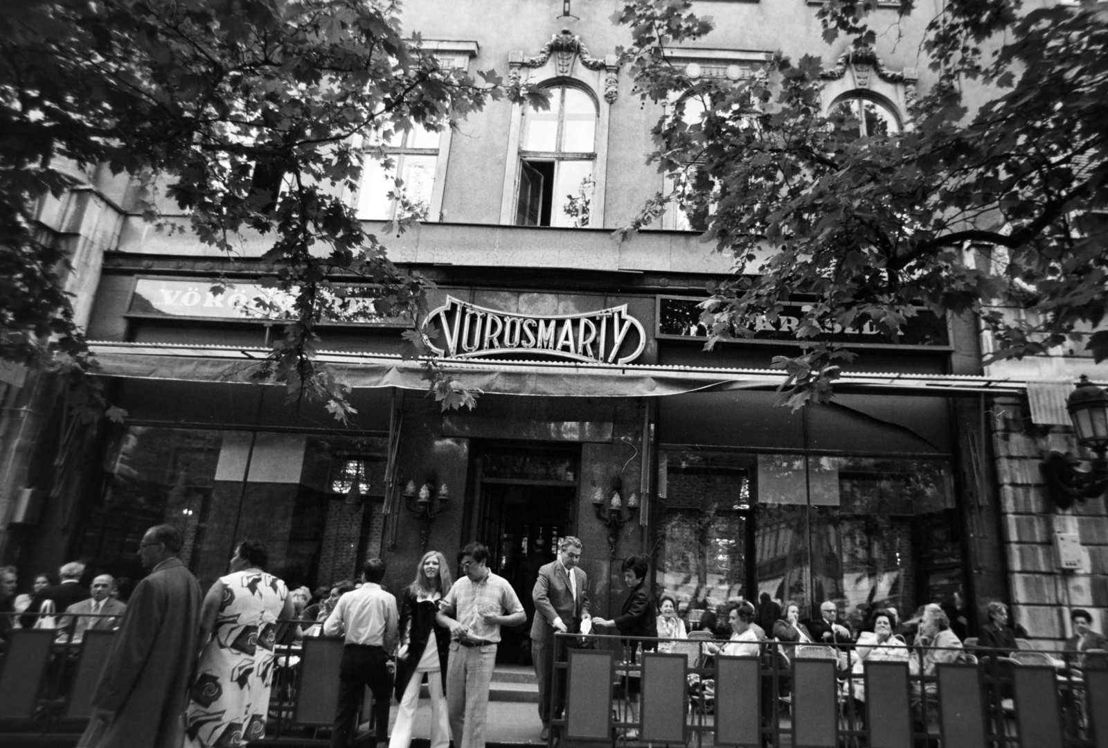 Hungary, Budapest V., Vörösmarty tér, Gerbeaud (Vörösmarty) cukrászda., 1978, Bojár Sándor, Budapest, Fortepan #195771