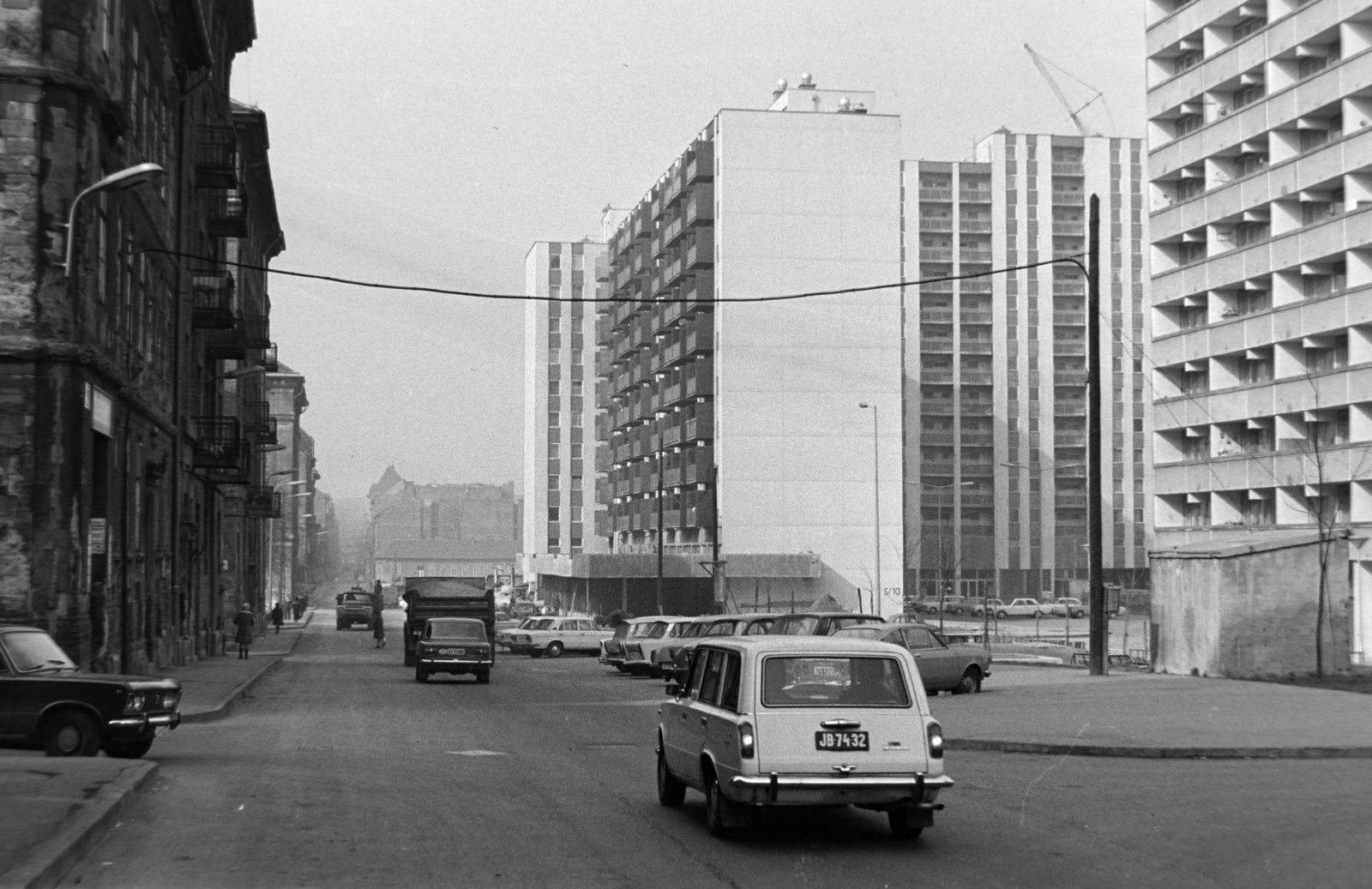 Magyarország, Budapest VIII., Práter utca a Szigony utca felé nézve, bal szélen a Füvészkert utca torkolata., 1978, Bojár Sándor, rendszám, Budapest, Fortepan #195797