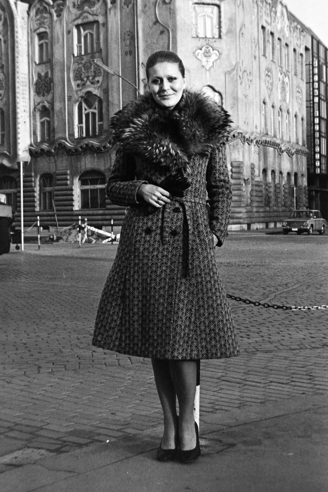 Hungary, Kecskemét, Rákóczi út - Szabadság tér sarok, Cifra-palota., 1971, Bojár Sándor, fashion photo, Fortepan #195831