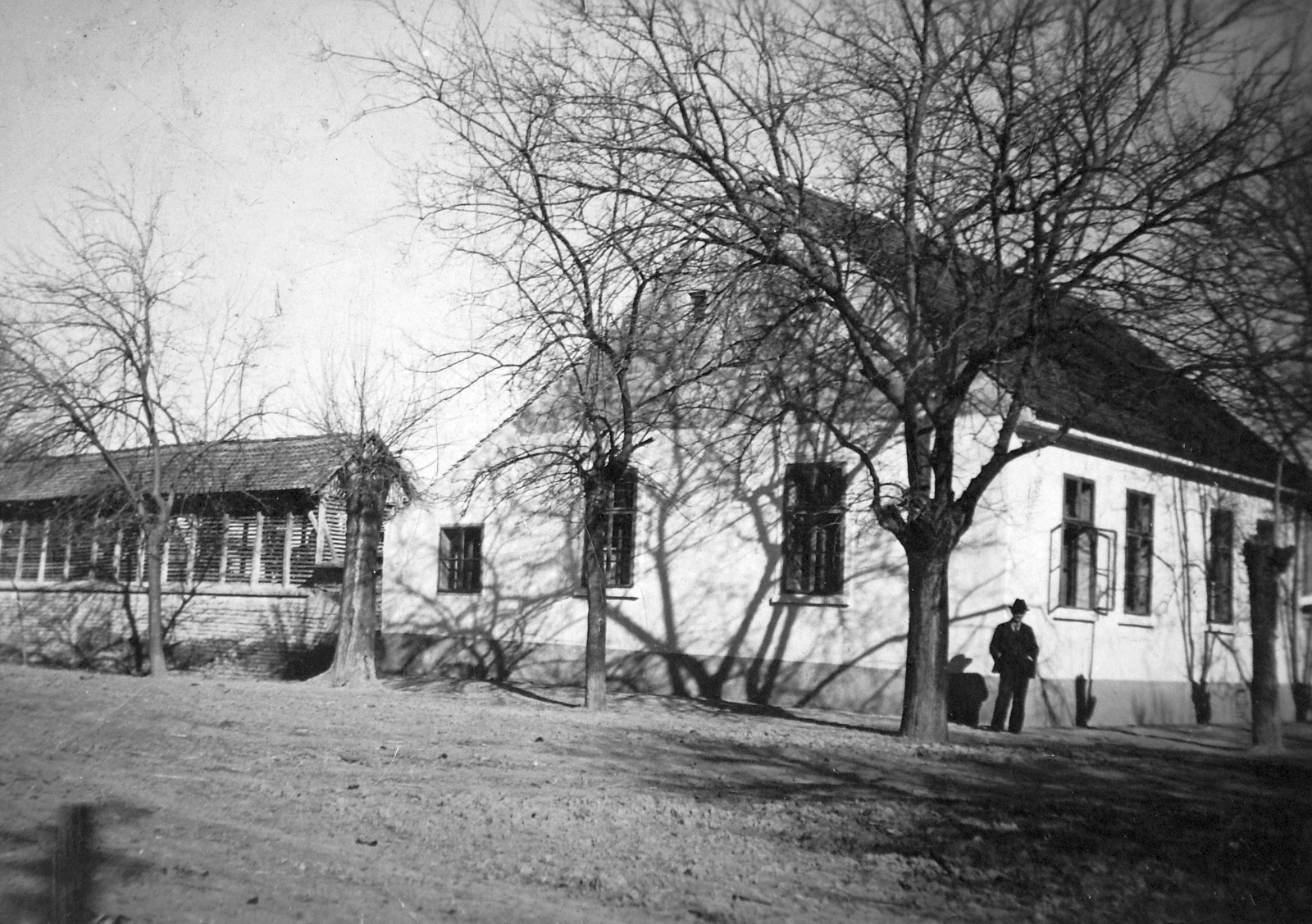 1930, Fortepan, village, man, barn for storing maize, Fortepan #19589