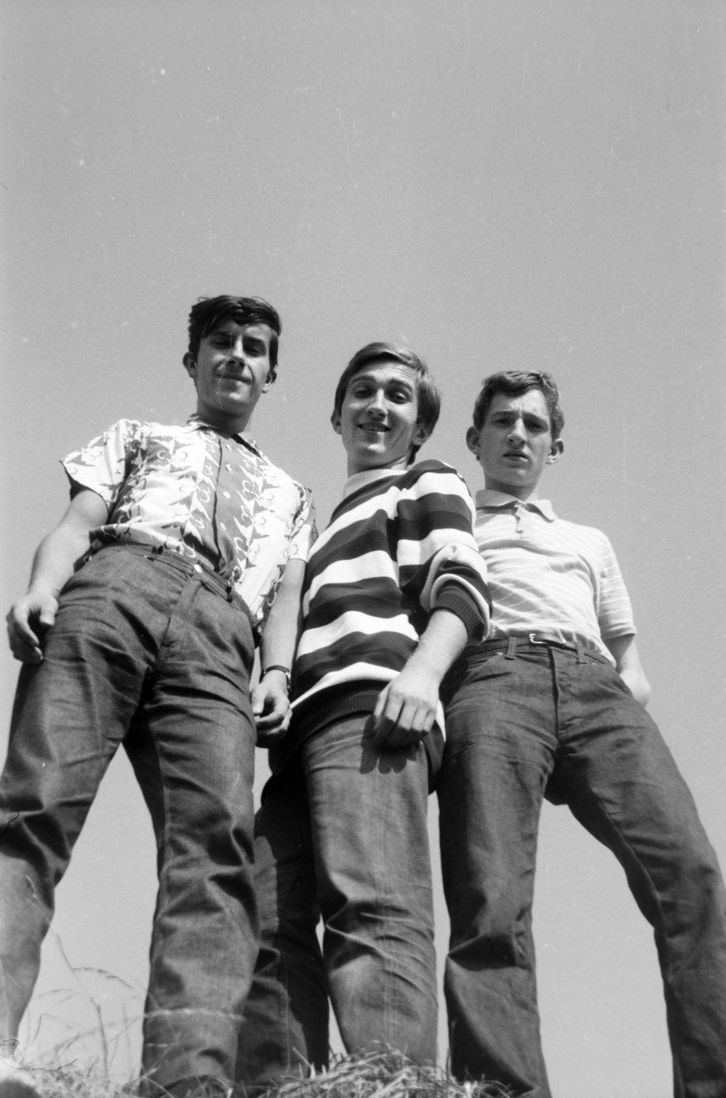 Hungary, Salgótarján, Somoskő (ekkor önálló, ma a város része), Vároldal utca., 1965, Bogyó Virág, striped dress, teddy boy, Fortepan #196011
