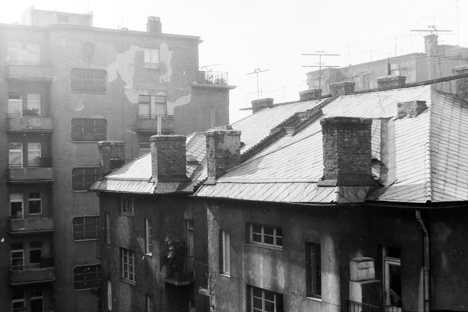 Hungary, Budapest IX., Lónyay (Szamuely) utcai háztömb belső udvar., 1965, Bogyó Virág, Budapest, roof, Fortepan #196066