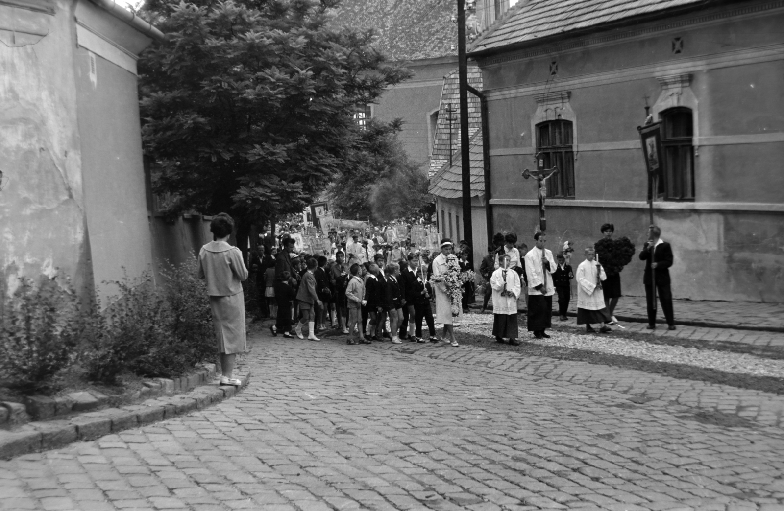 Magyarország, Szentendre, Városház tér, körmenet., 1974, Bogyó Virág, Fortepan #196096