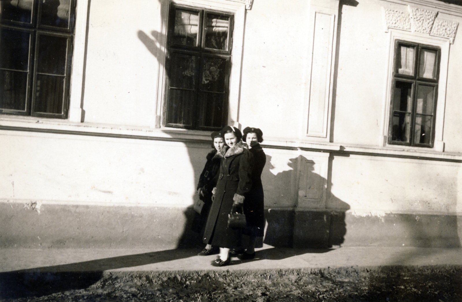 Romania,Transylvania, Salonta, 1937, Bessenyei István, shadow, Fortepan #196285