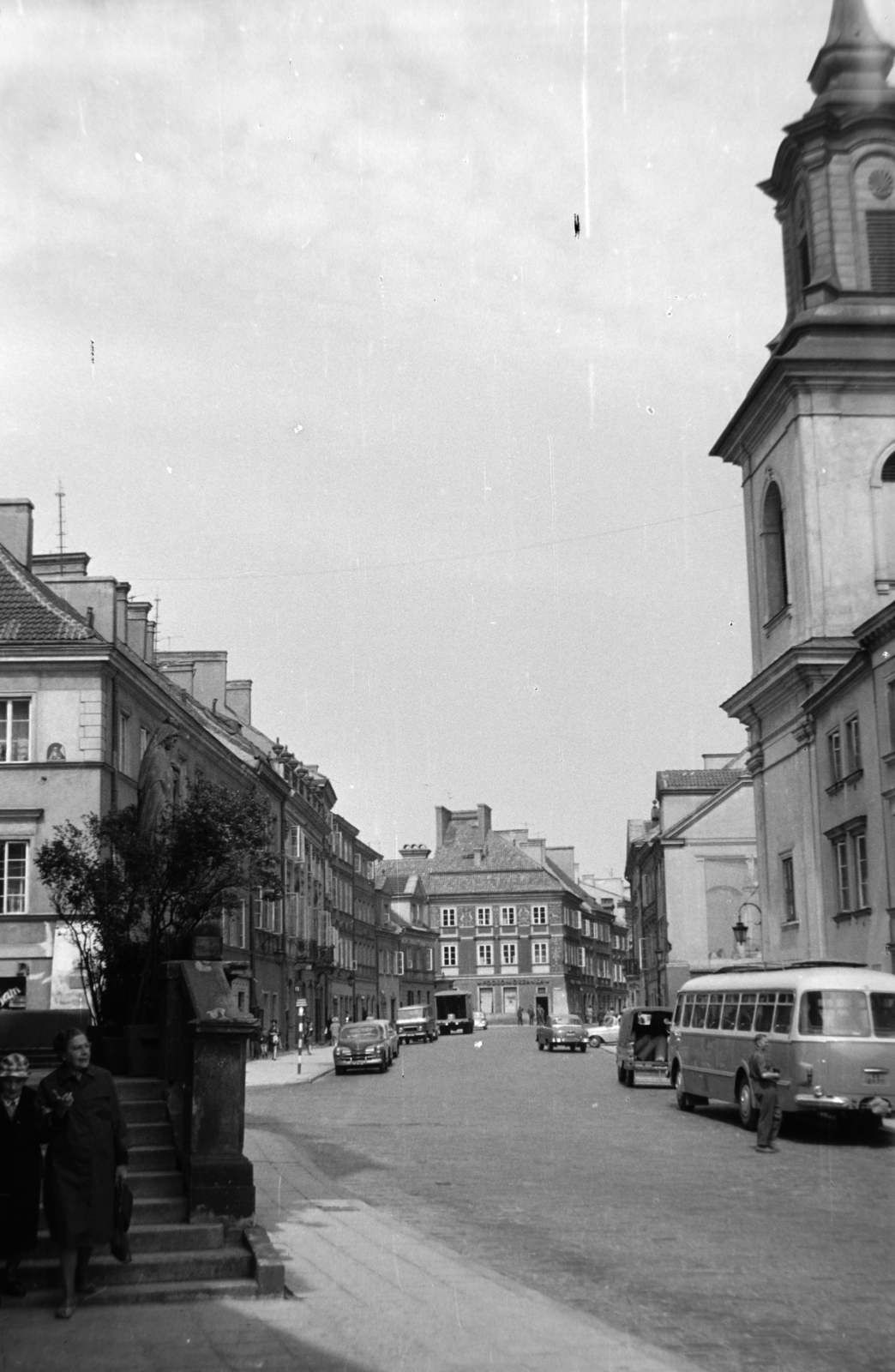 Poland, Warsaw, ulica Nowomiejska az ulica Freta felé nézve, balra az ulica Dluga torkolata., 1964, Szűcs Lóránd, Fortepan #196355