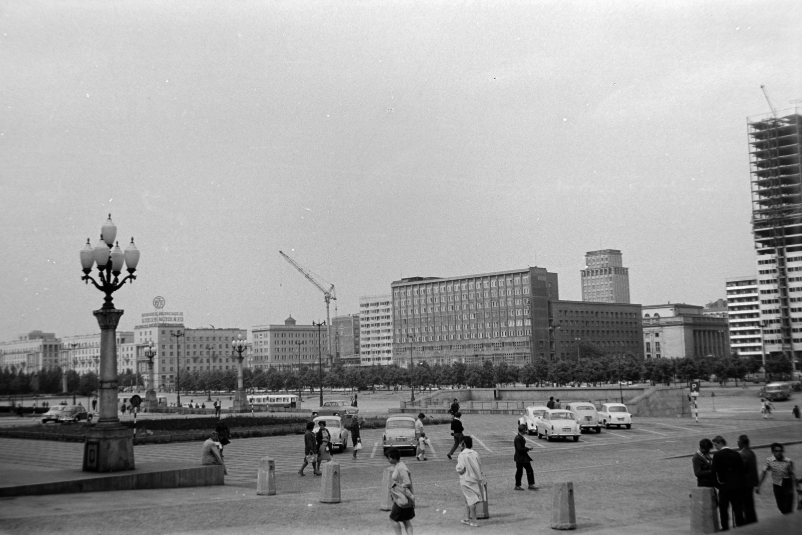 Lengyelország, Varsó, plac Defilad (Felvonulás tér) az ulica Marszalkowska felé nézve., 1964, Szűcs Lóránd, Fortepan #196362