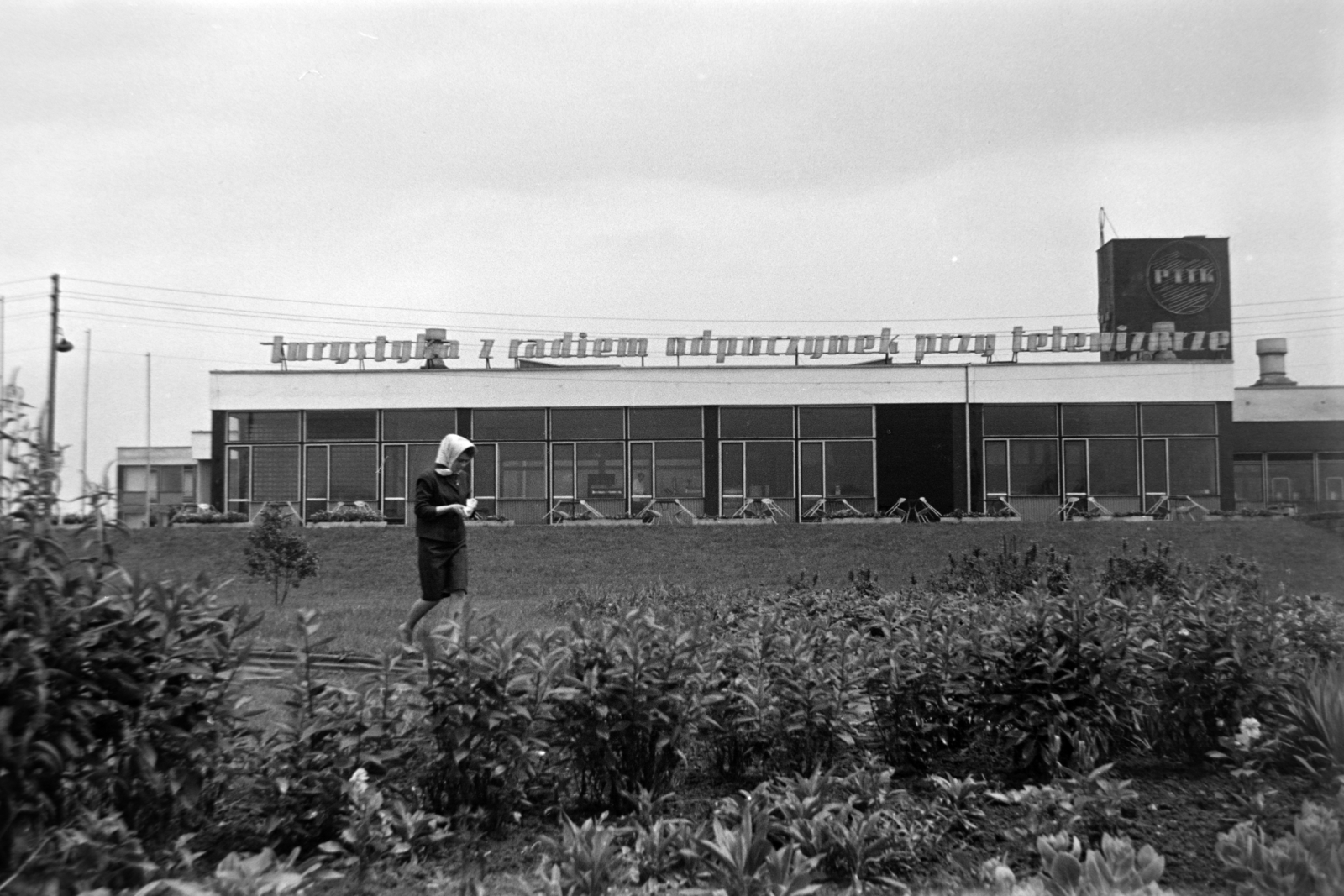 Lengyelország, Chorzów, Park Śląski, a Lengyel Turisztikai Hivatal (PTTK) helyi központja és hotelje., 1964, Szűcs Lóránd, Fortepan #196365