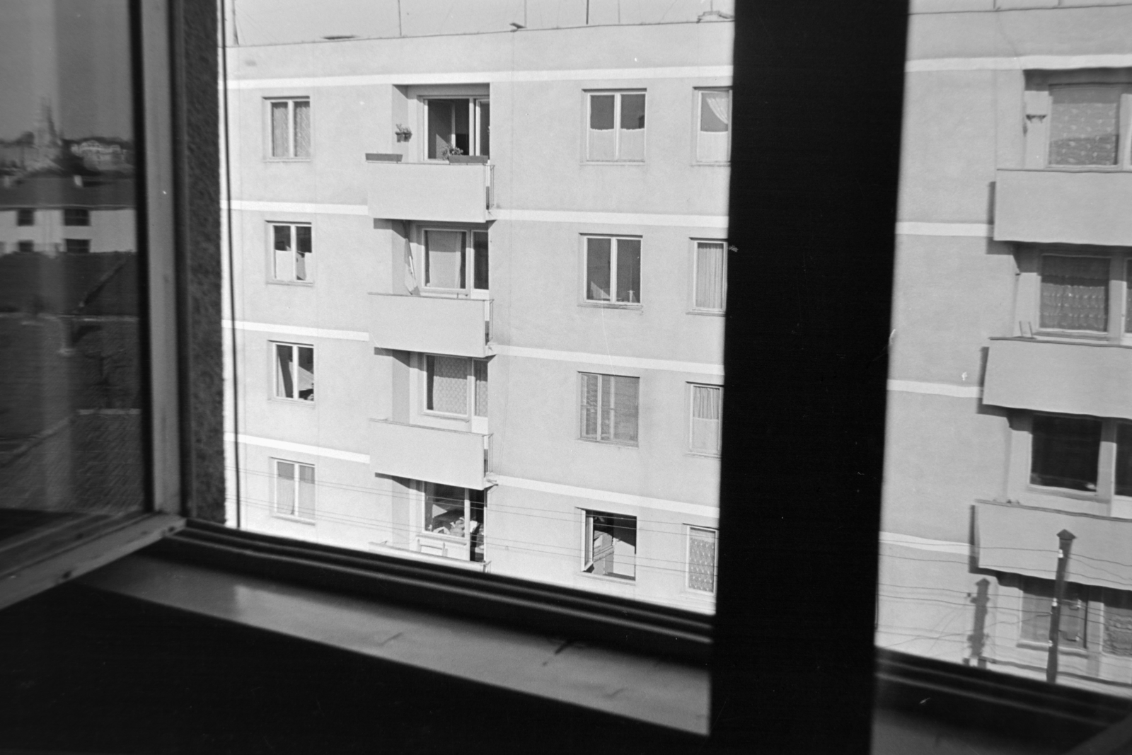 Románia,Erdély, Nagyvárad, Vitéz utca (Bulevardul Decebal), kilátás a 27. (ekkor 5.) számú házból., 1965, Szűcs Lóránd, panelház, lakótelep, Fortepan #196377