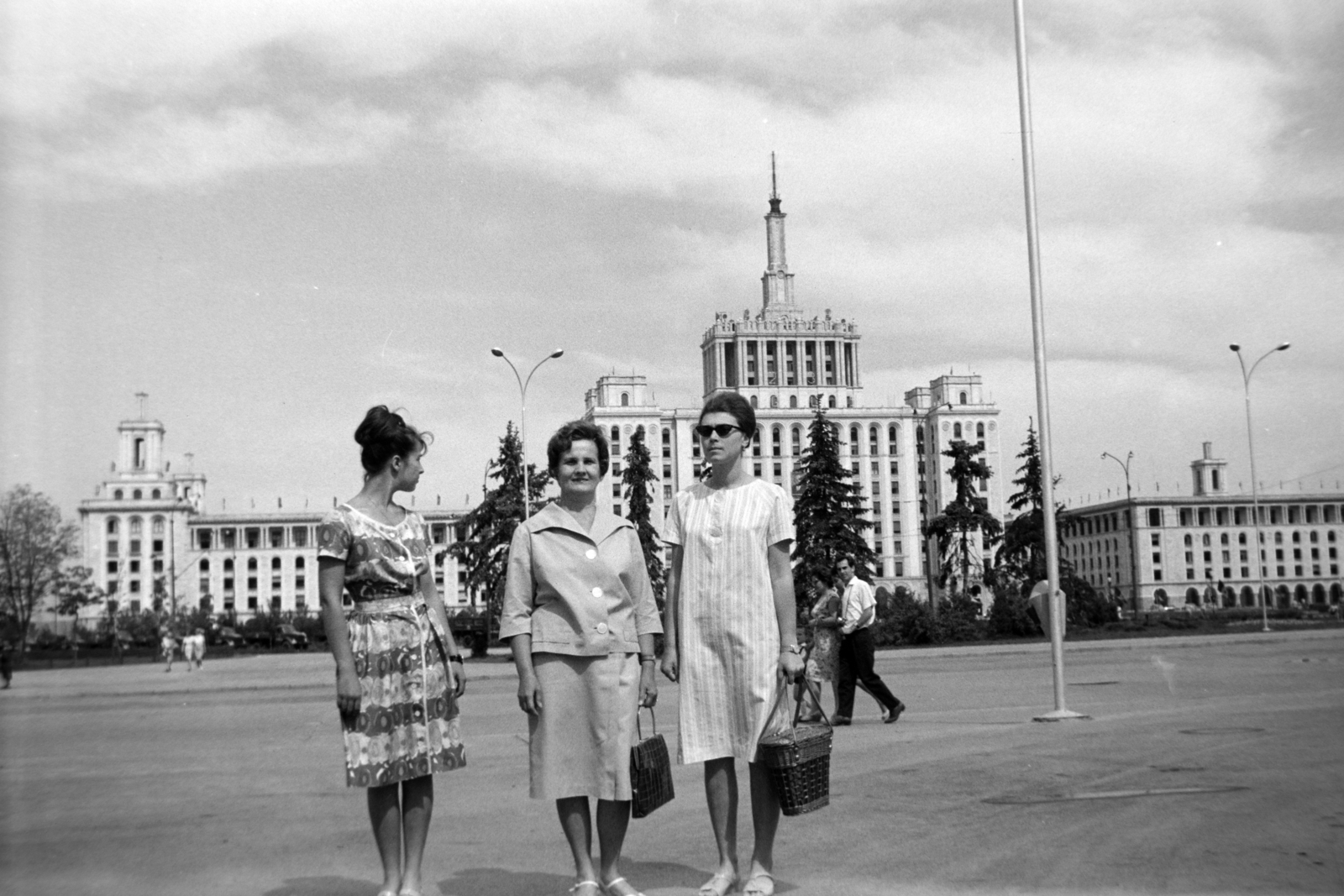 Romania, Bucharest, Piața Presei Libere, a Szabad Sajtó háza, a volt Scînteia-ház., 1966, Szűcs Lóránd, Fortepan #196386