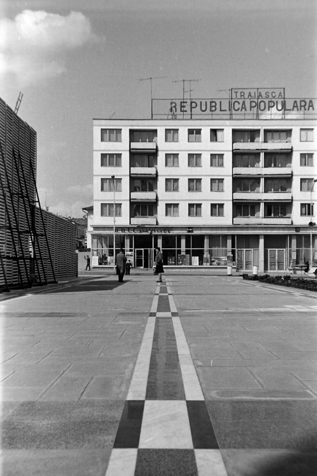 Romania, Suceava, Piața 22 Decembrie (Piața 23 August)., 1967, Szűcs Lóránd, Fortepan #196413