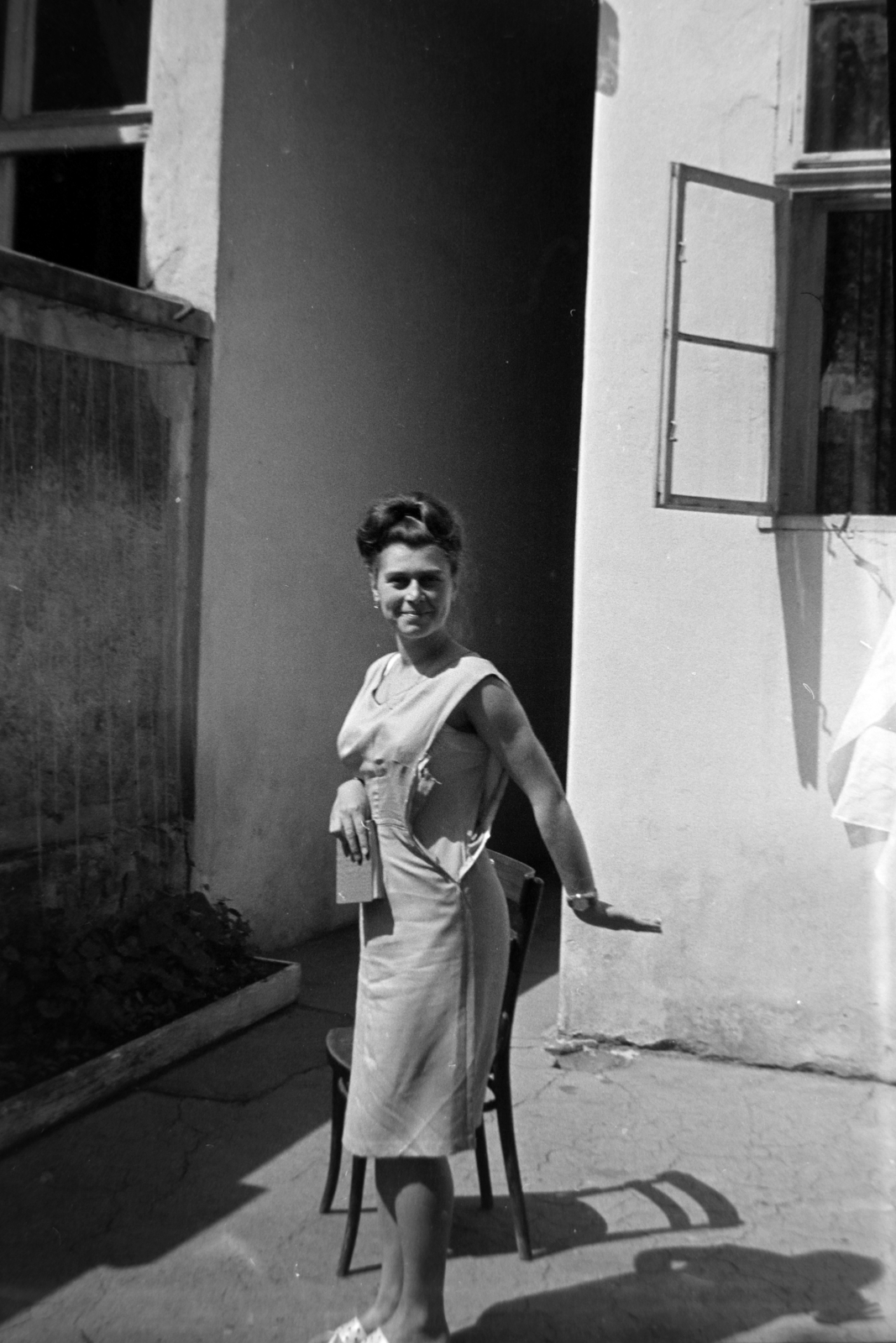 1968, Szűcs Lóránd, woman, window, chair, Fortepan #196447