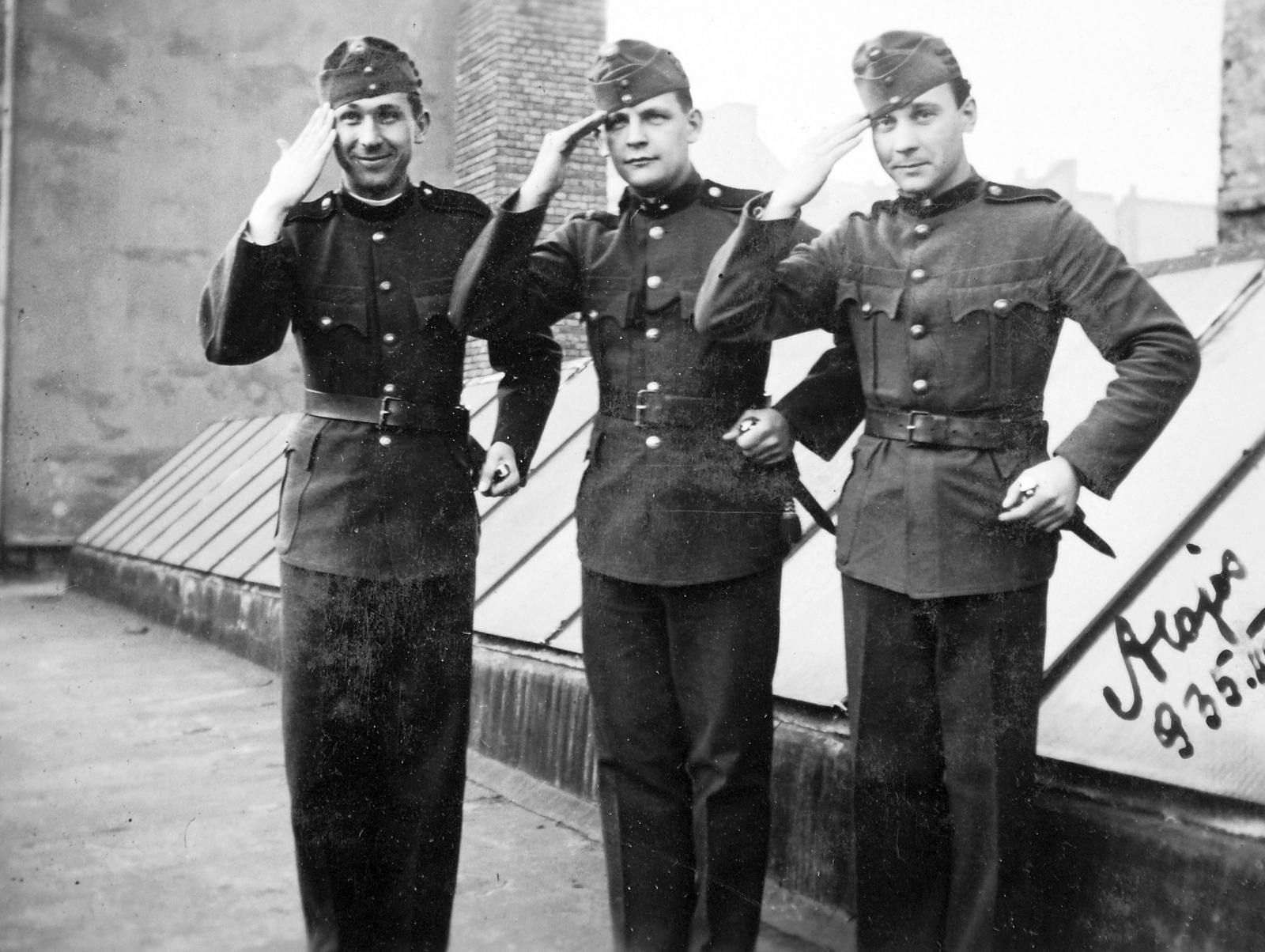 1935, Fortepan, uniform, soldier, salute, dagger, officer, Fortepan #19646