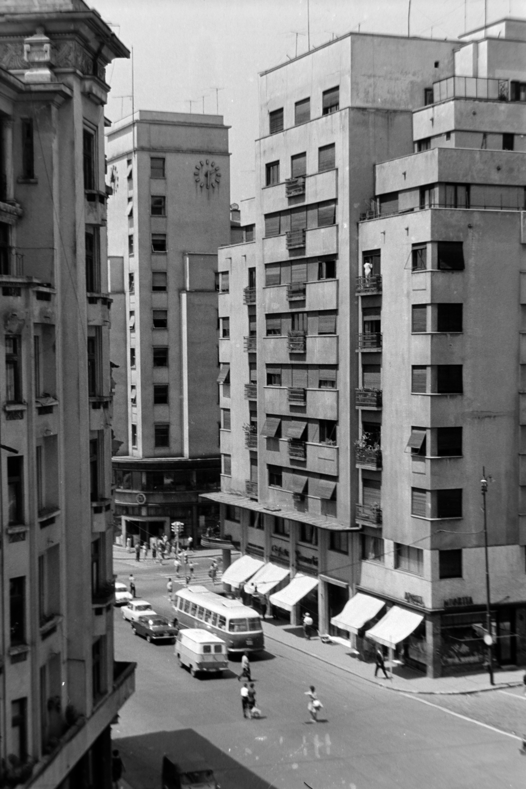 Romania, Bucharest, kilátás a Hotel Lido-ból, szemben a Strada Benjamin Franklin - Bulevardul General Gheorghe Magheru sarok., 1966, Szűcs Lóránd, Fortepan #196466