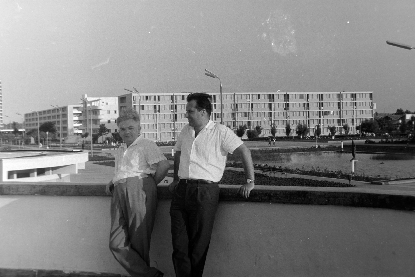 Románia, Konstanca, Mamaia, a "csiga" napozóteraszról a Hotel Select felé nézve., 1971, Szűcs Lóránd, Fortepan #196513