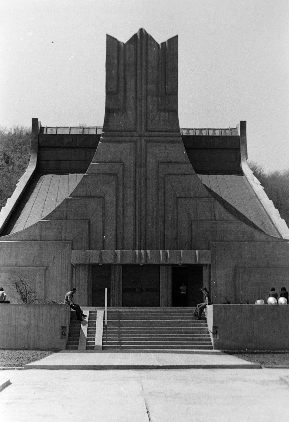 Romania, Orșova, a Szeplőtelen Fogantatás-templom., 1977, Szűcs Lóránd, Fortepan #196657