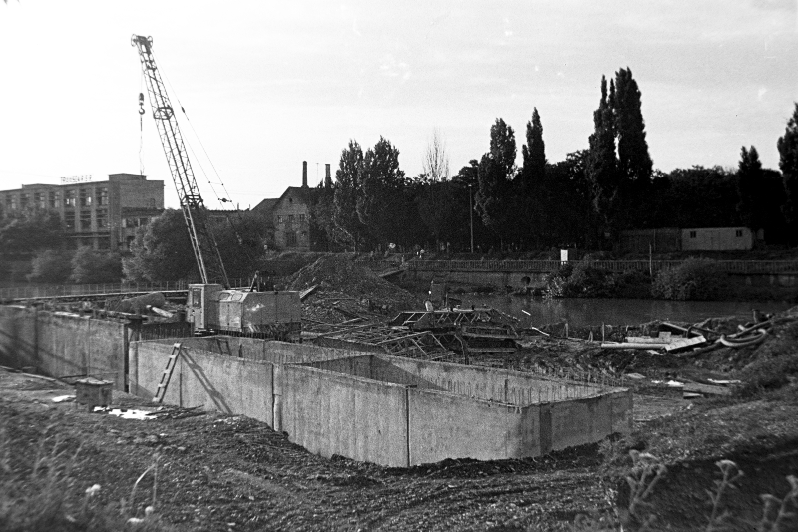 Romania,Transylvania, Oradea, a Decebal híd déli hídfőjének építése., 1982, Szűcs Tamás, Fortepan #196705