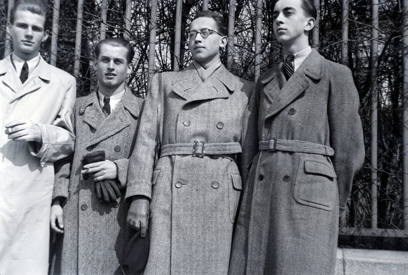 Hungary, Budapest XI., 1937, Martin Kornél, Budapest, coat, tableau, boys, belt, Fortepan #196802