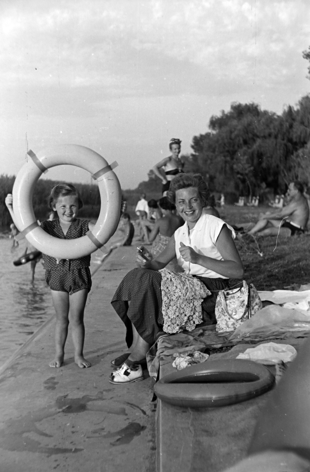 Magyarország, Balatonfenyves, szabadstrand., 1955, Martin Kornél, strand, mentőöv, Fortepan #196823