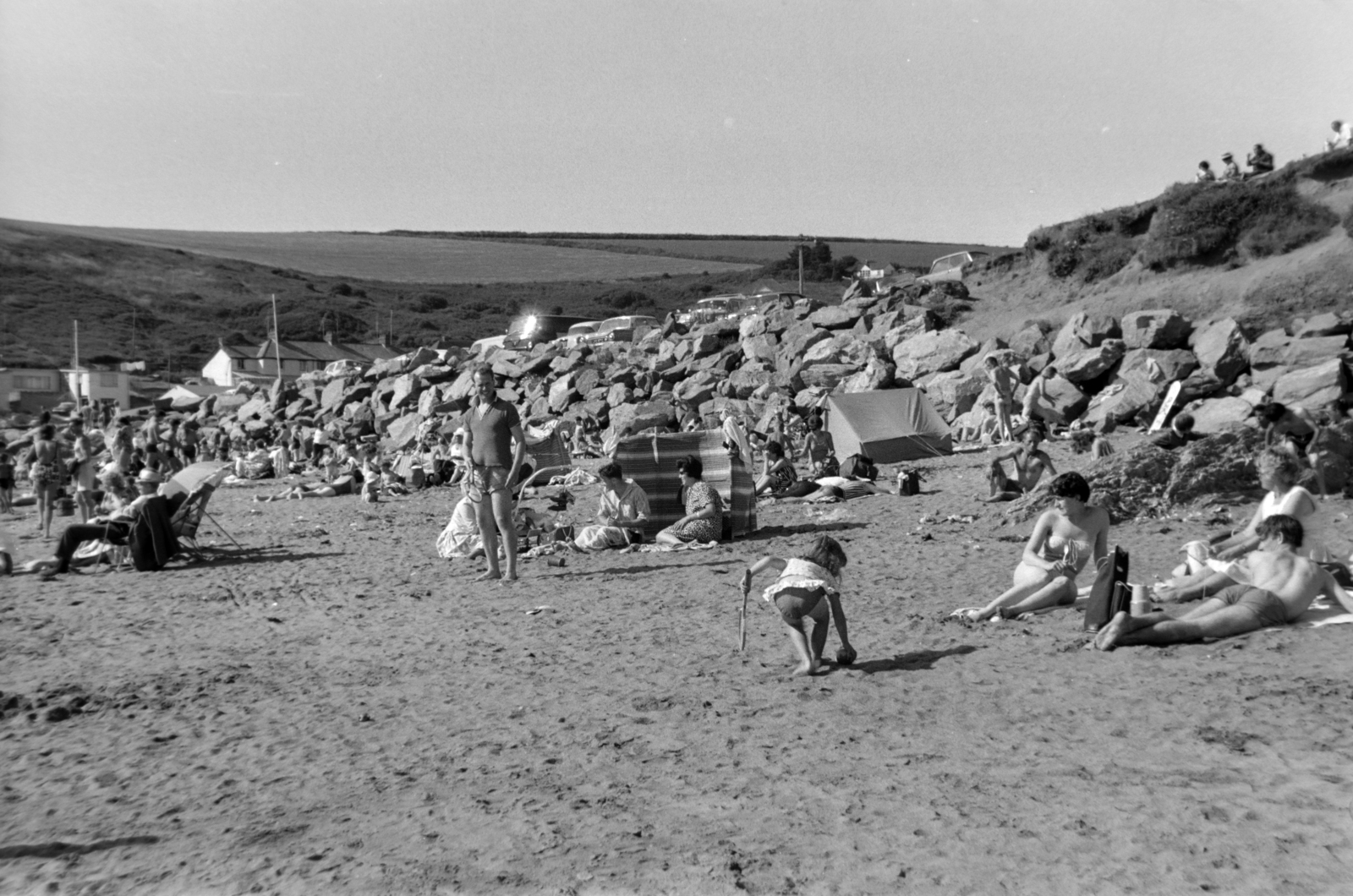 Egyesült Királyság, Kingsbridge, Challaborough beach., 1960, Martin Kornél, napozás, homok, Fortepan #196859