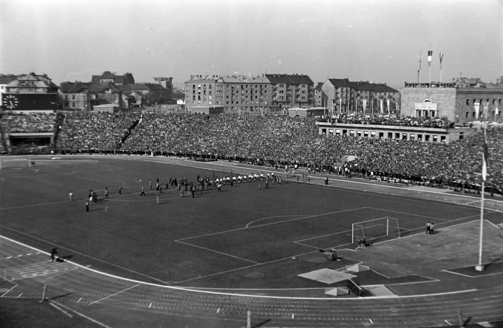 Hungary, Népstadion, Budapest XIV., Magyarország - Anglia (7:1) válogatott labdarúgó-mérkőzés 1954. május 23-án., 1954, Martin Kornél, Budapest, picture, auditorium, soccer field, Fortepan #196888