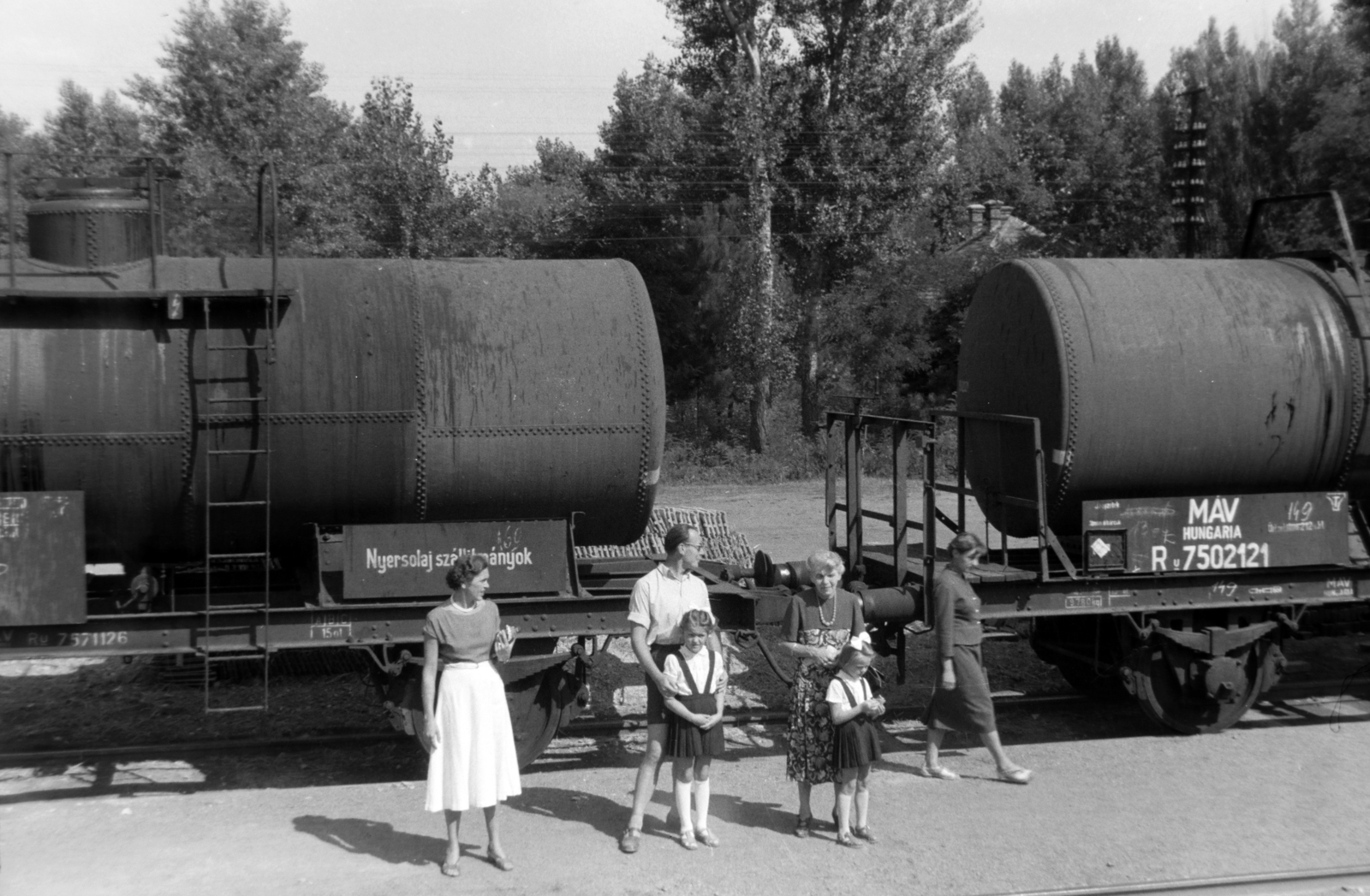 Hungary, Balatonfenyves, vasútállomás., 1958, Martin Kornél, railway, tanker, train station, Fortepan #196917