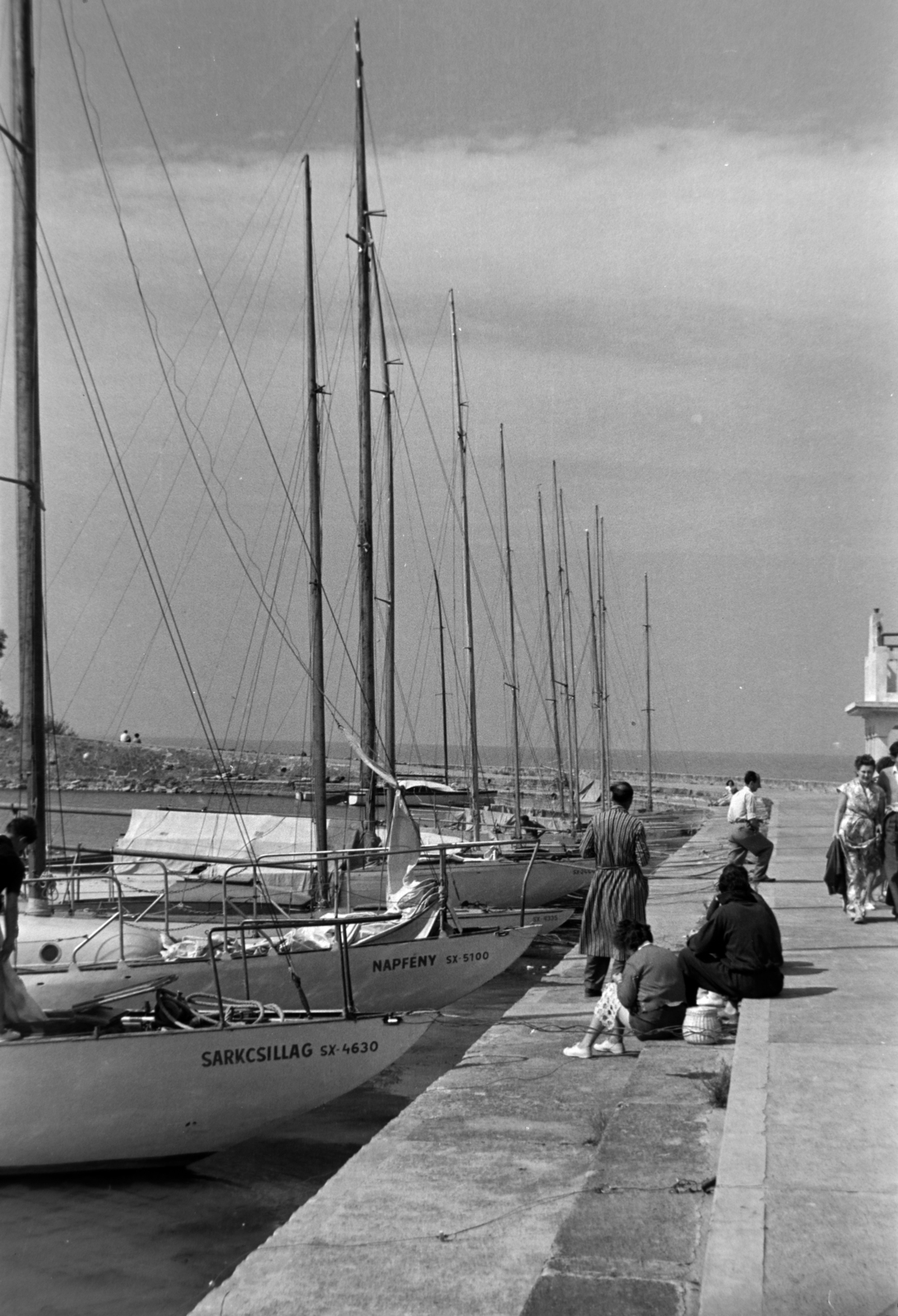 Hungary, Balatonföldvár, moló., 1958, Martin Kornél, mast, Fortepan #196925