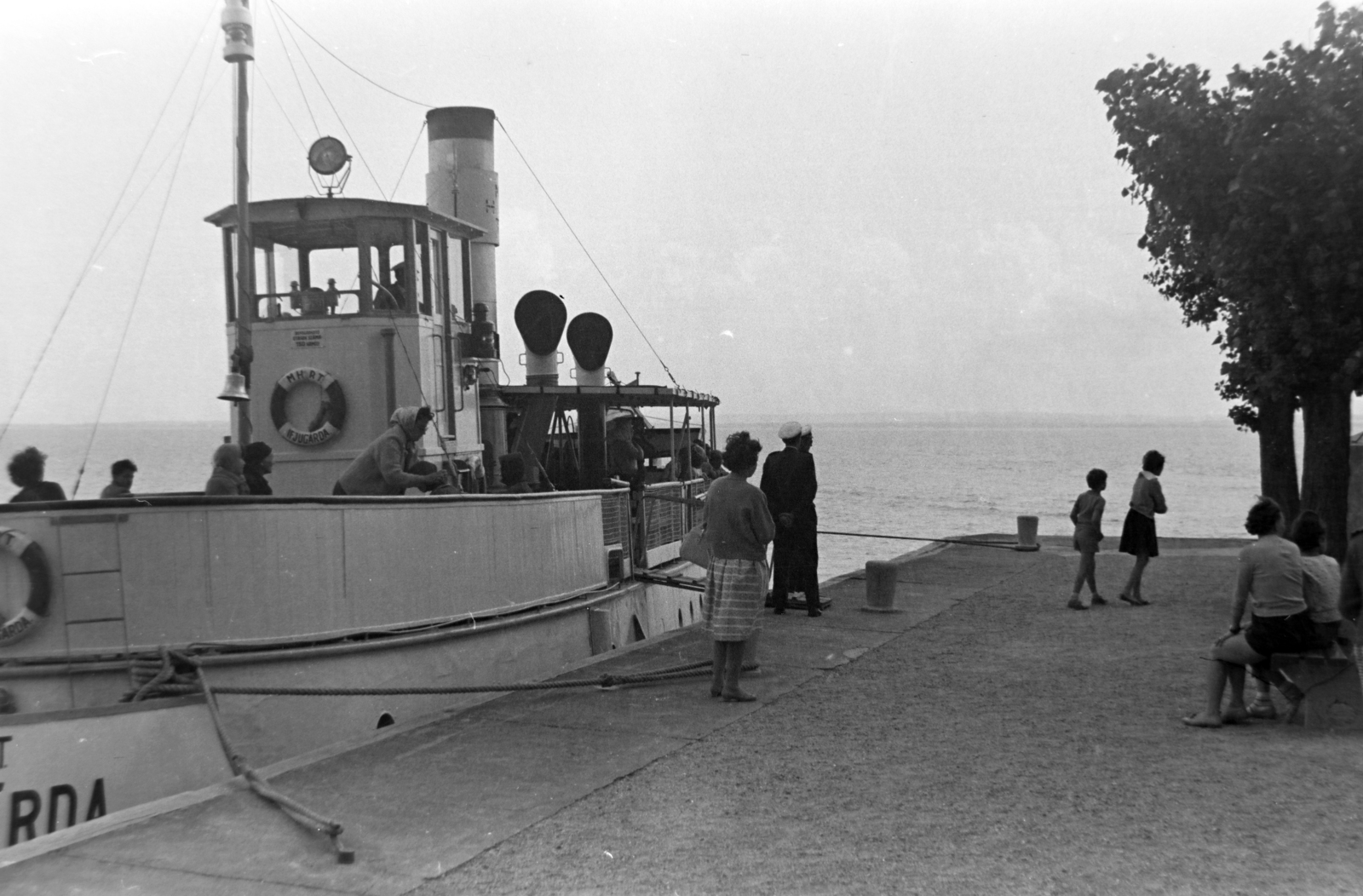 Hungary,Lake Balaton, Alsóörs, kikötő., 1959, Martin Kornél, ship, Ifjúgárda/V. ship, Lake Balaton, Fortepan #196949