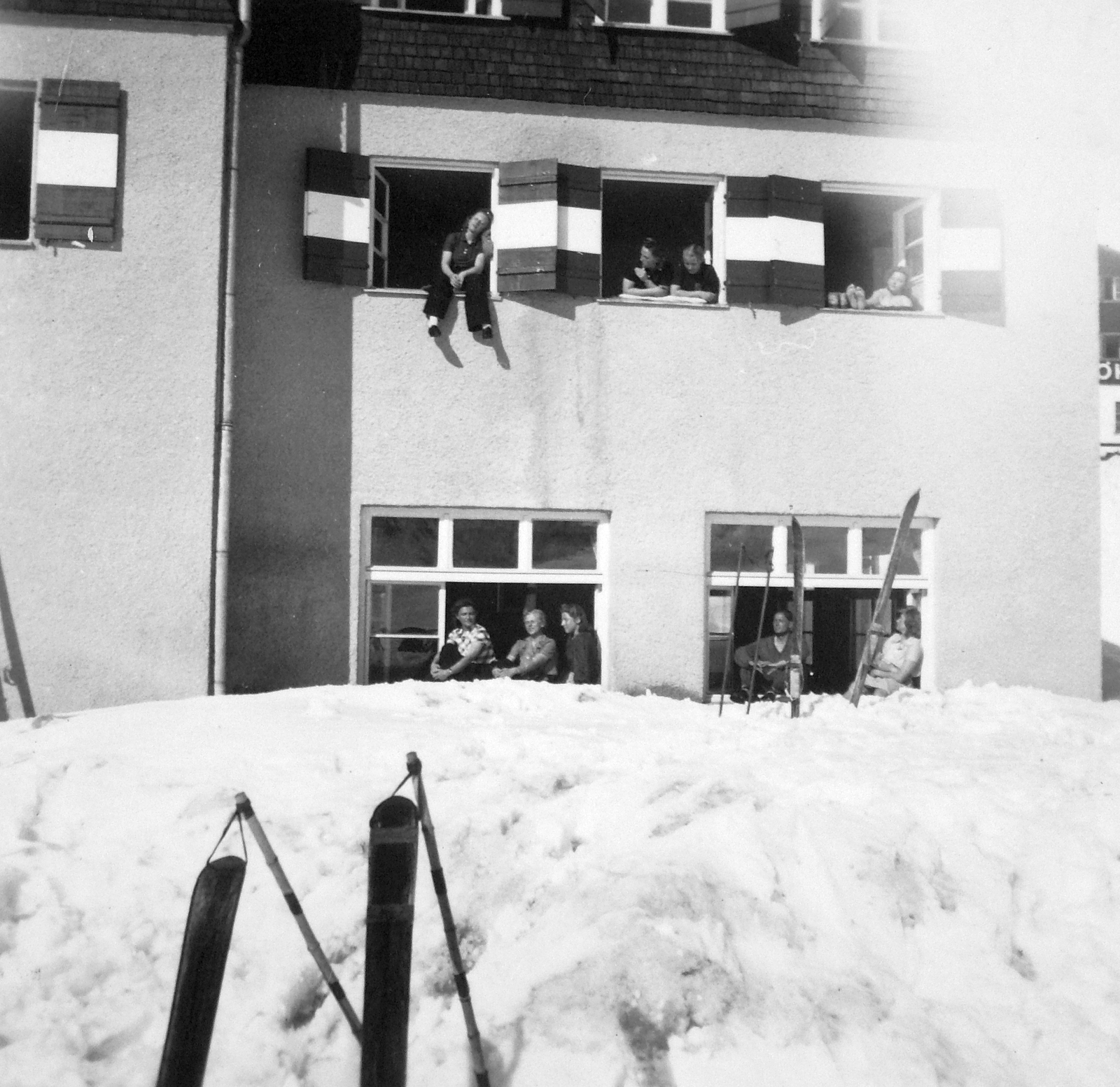 1942, Wein Sarolta, winter, sunbathe, skis, Fortepan #19704