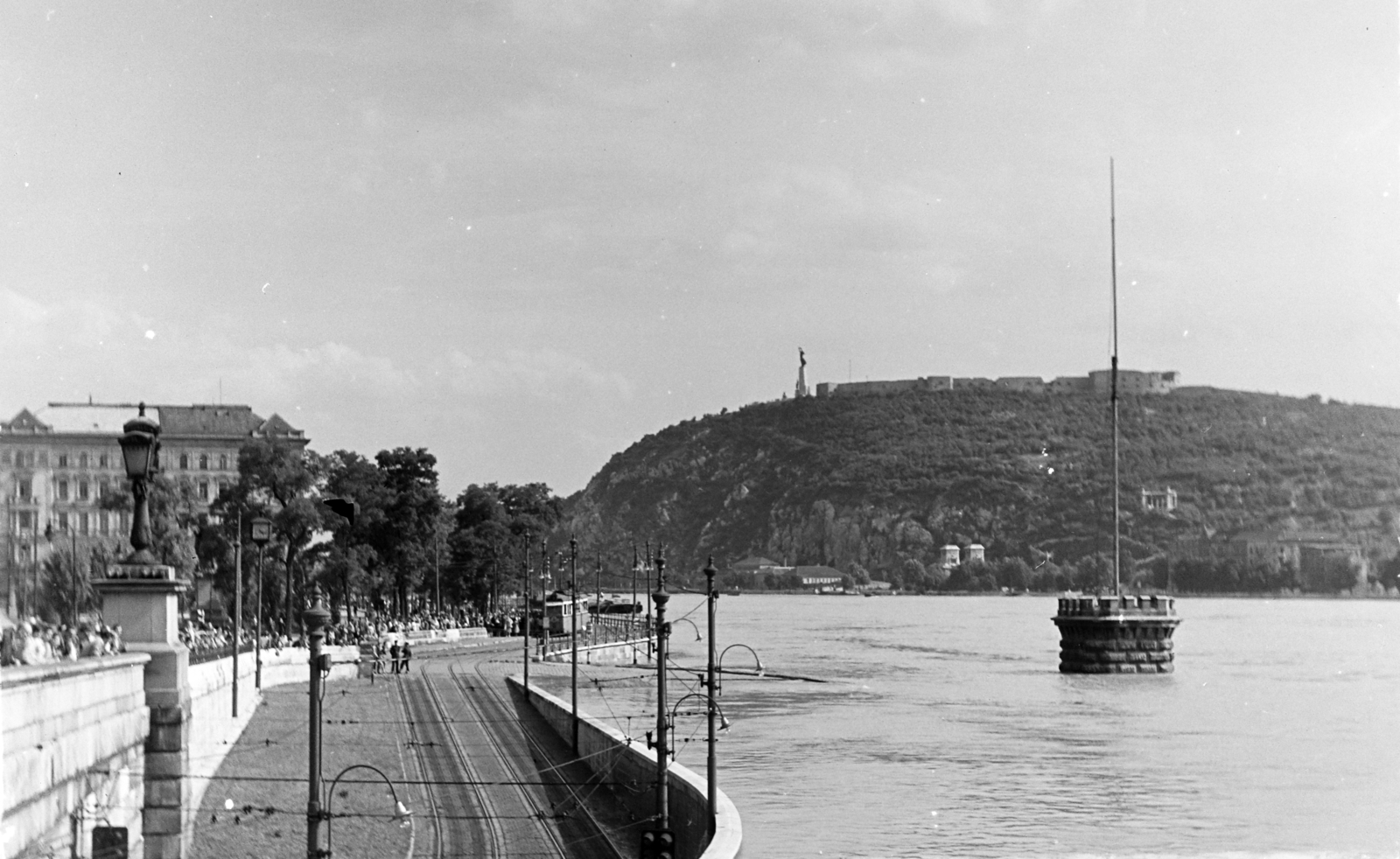Hungary, Budapest V., látkép árvíz idején a Széchenyi Lánchídról az Eötvös tér és a Gellért-hegy felé., 1954, Keveházi János, flood, Budapest, Fortepan #197082