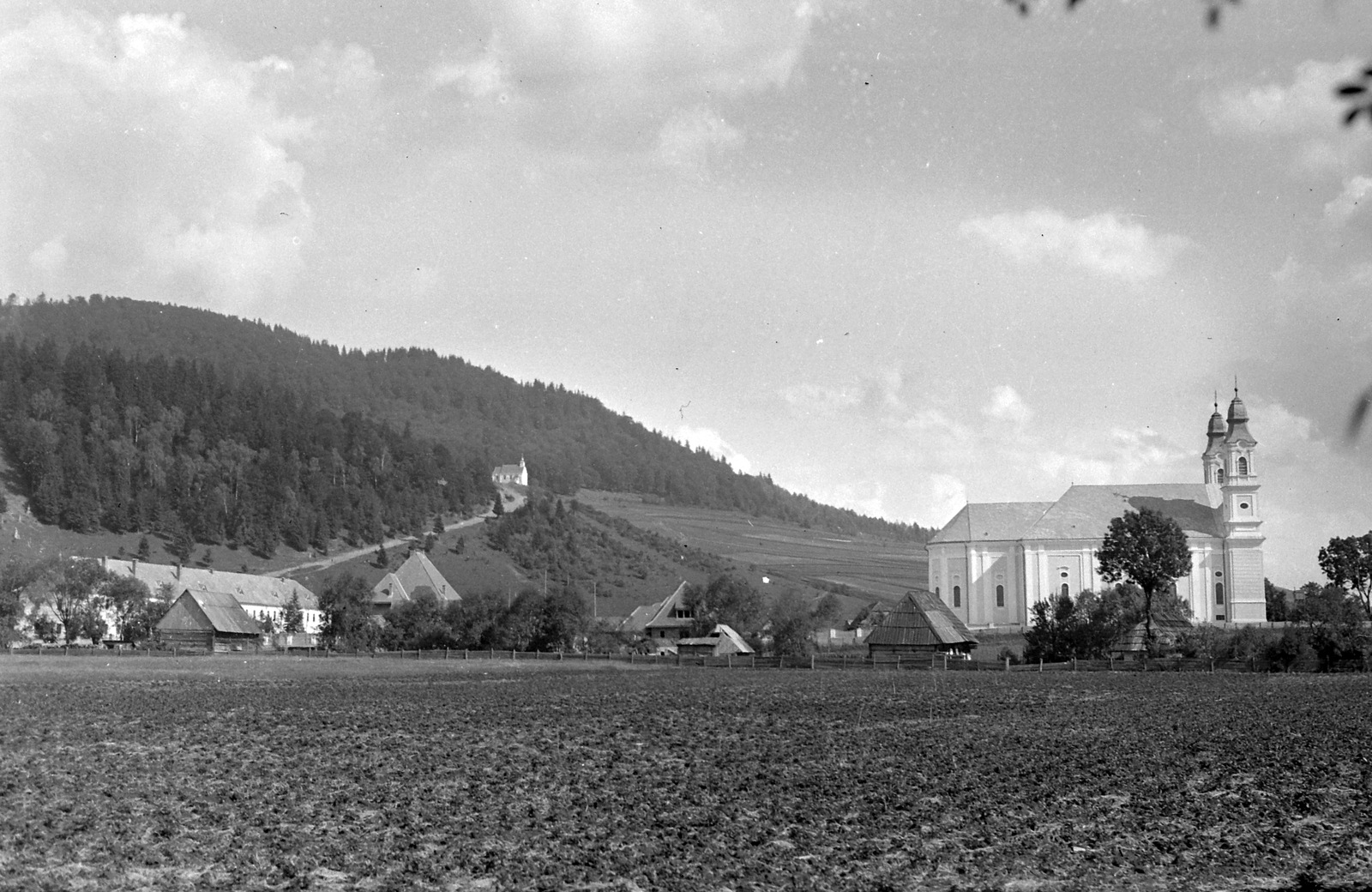Romania,Transylvania, Miercurea Ciuc, Csíksomlyó (ekkor önálló), Kegytemplom., 1933, Fortepan, church, Franciscans, Fortepan #19738