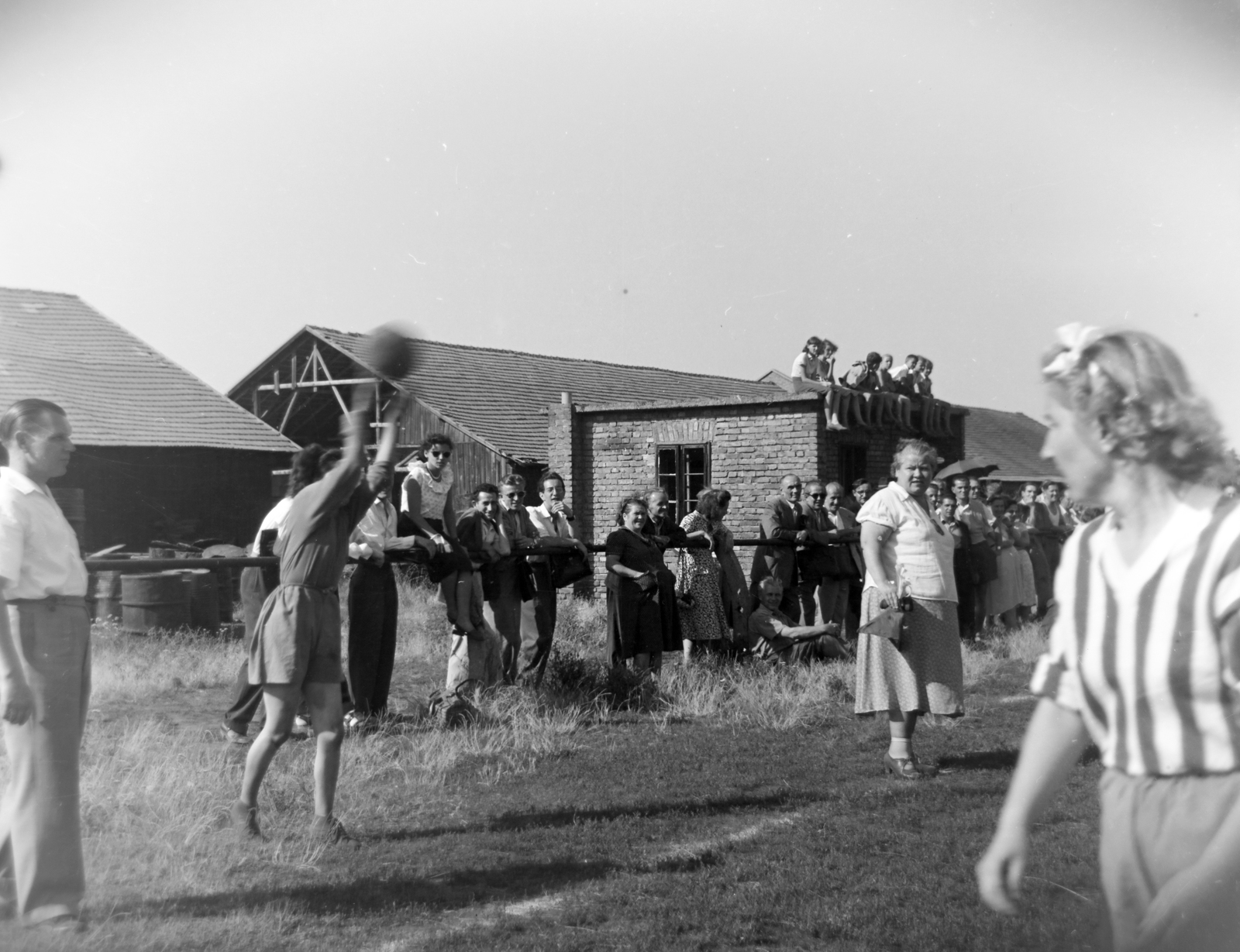 Hungary, Budapest X., Maglódi út 4., sportpálya., 1956, Keveházi János, striped dress, football, women, audience, Budapest, Fortepan #197407